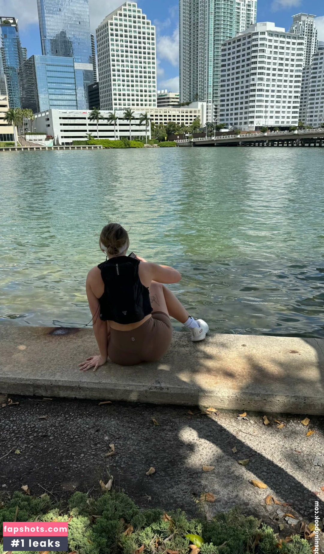 Pineapplebrat gallery photo #336