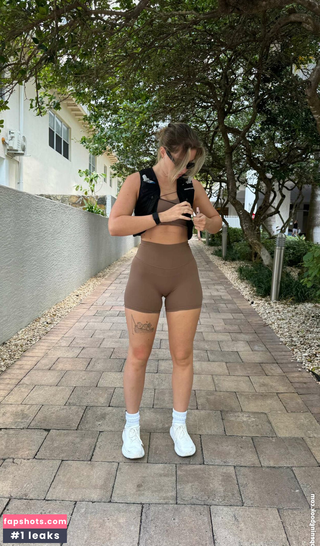 Pineapplebrat gallery photo #338