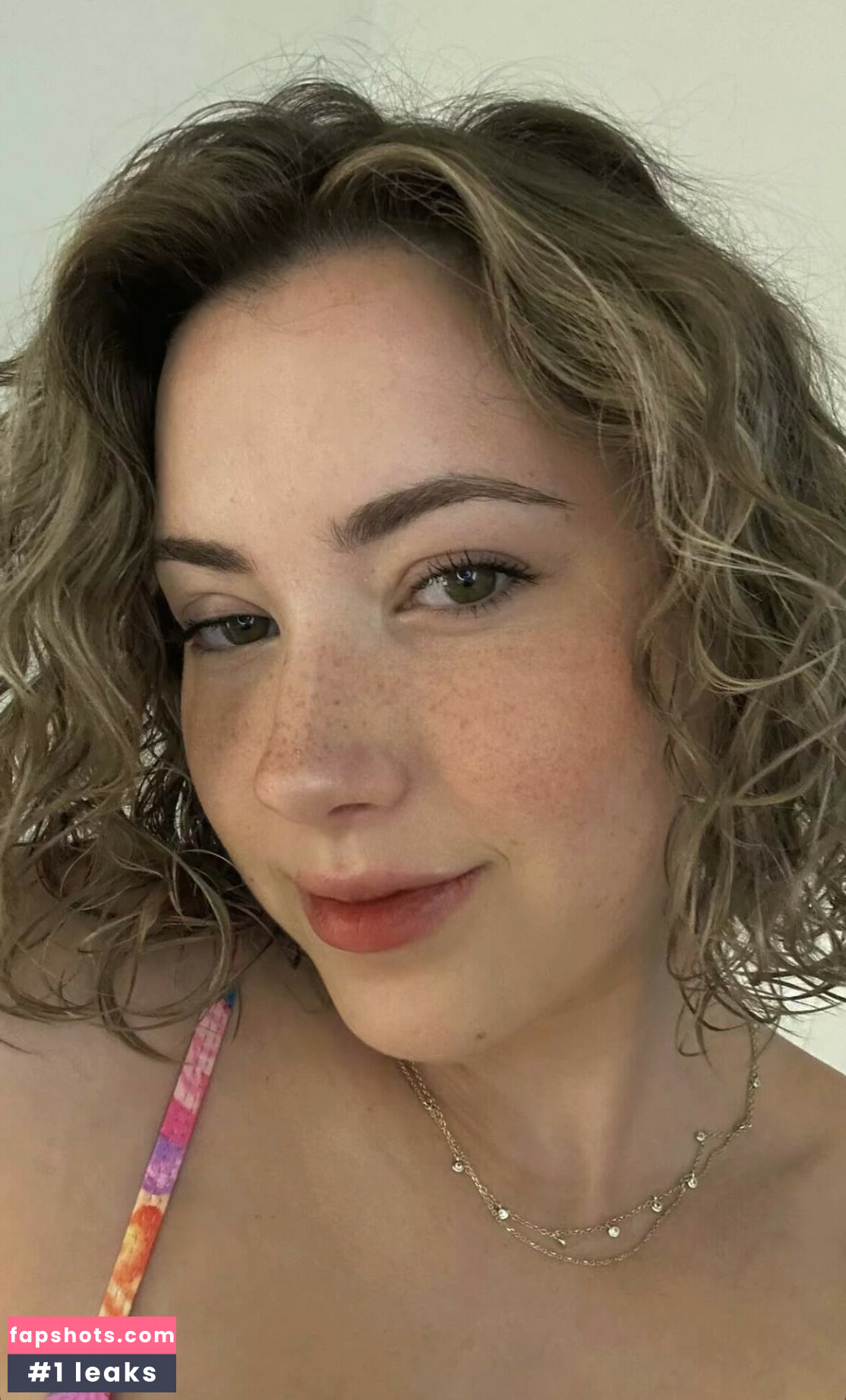 Pineapplebrat gallery photo #347