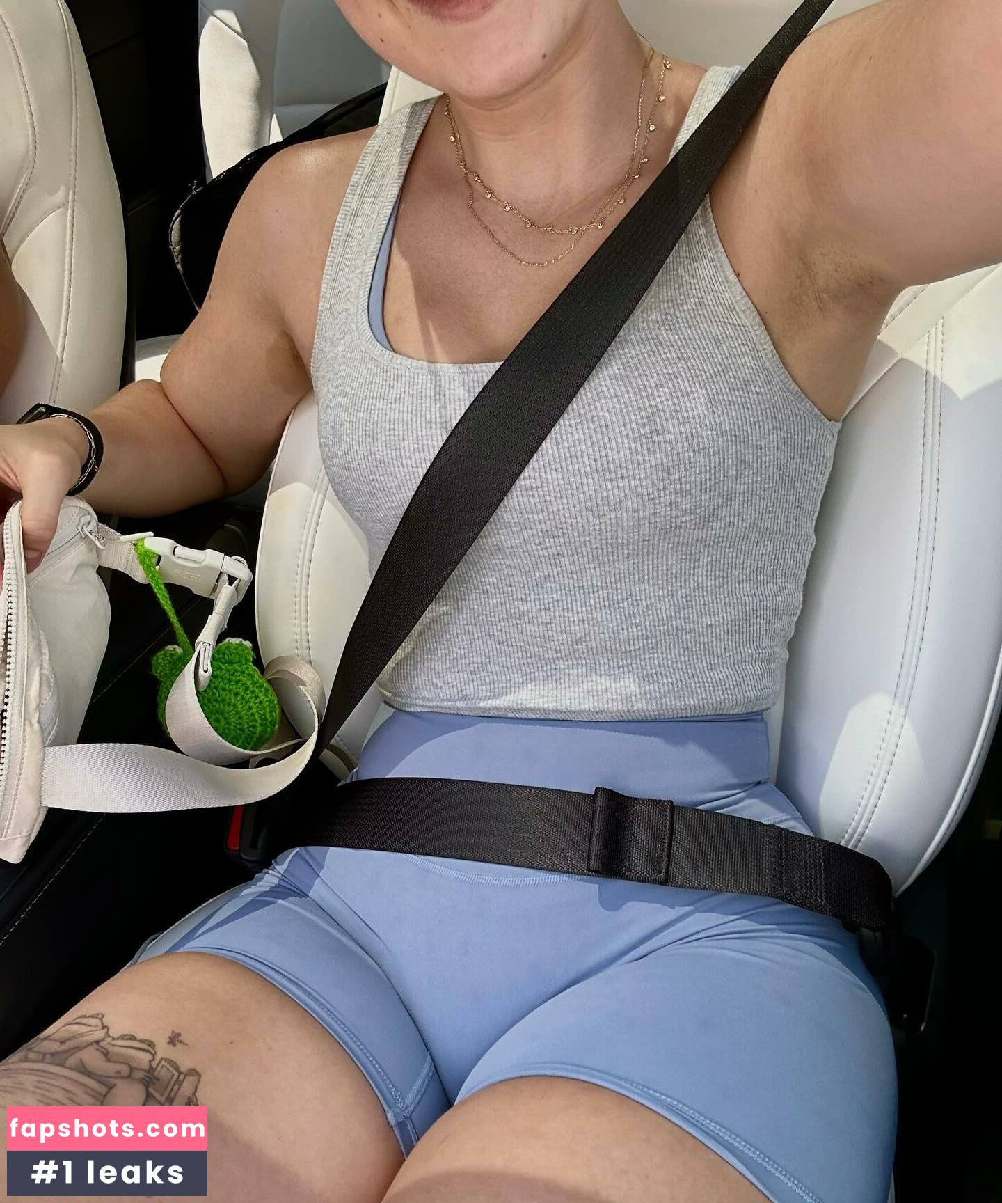 Pineapplebrat gallery photo #359