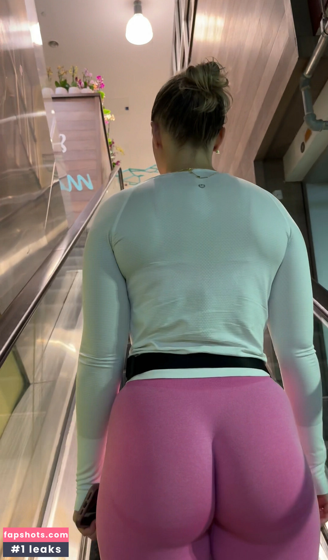 Pineapplebrat gallery photo #386