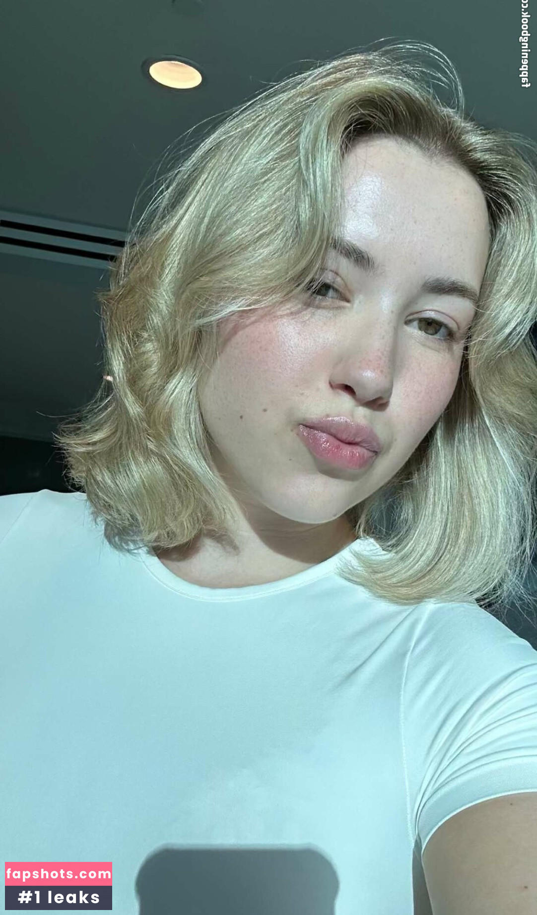 Pineapplebrat gallery photo #393