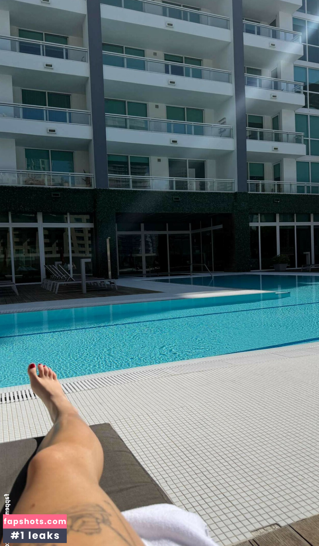 Pineapplebrat gallery photo #43