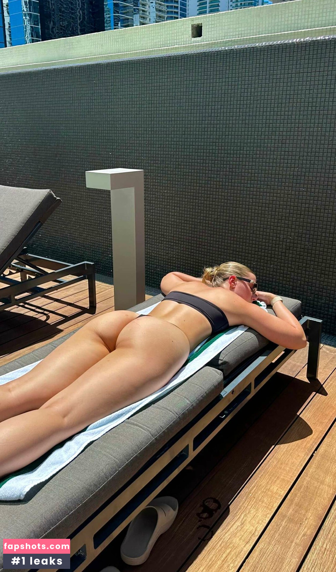 Pineapplebrat gallery photo #428