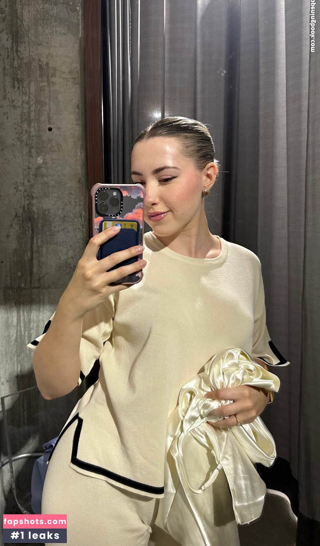 Pineapplebrat gallery photo #436