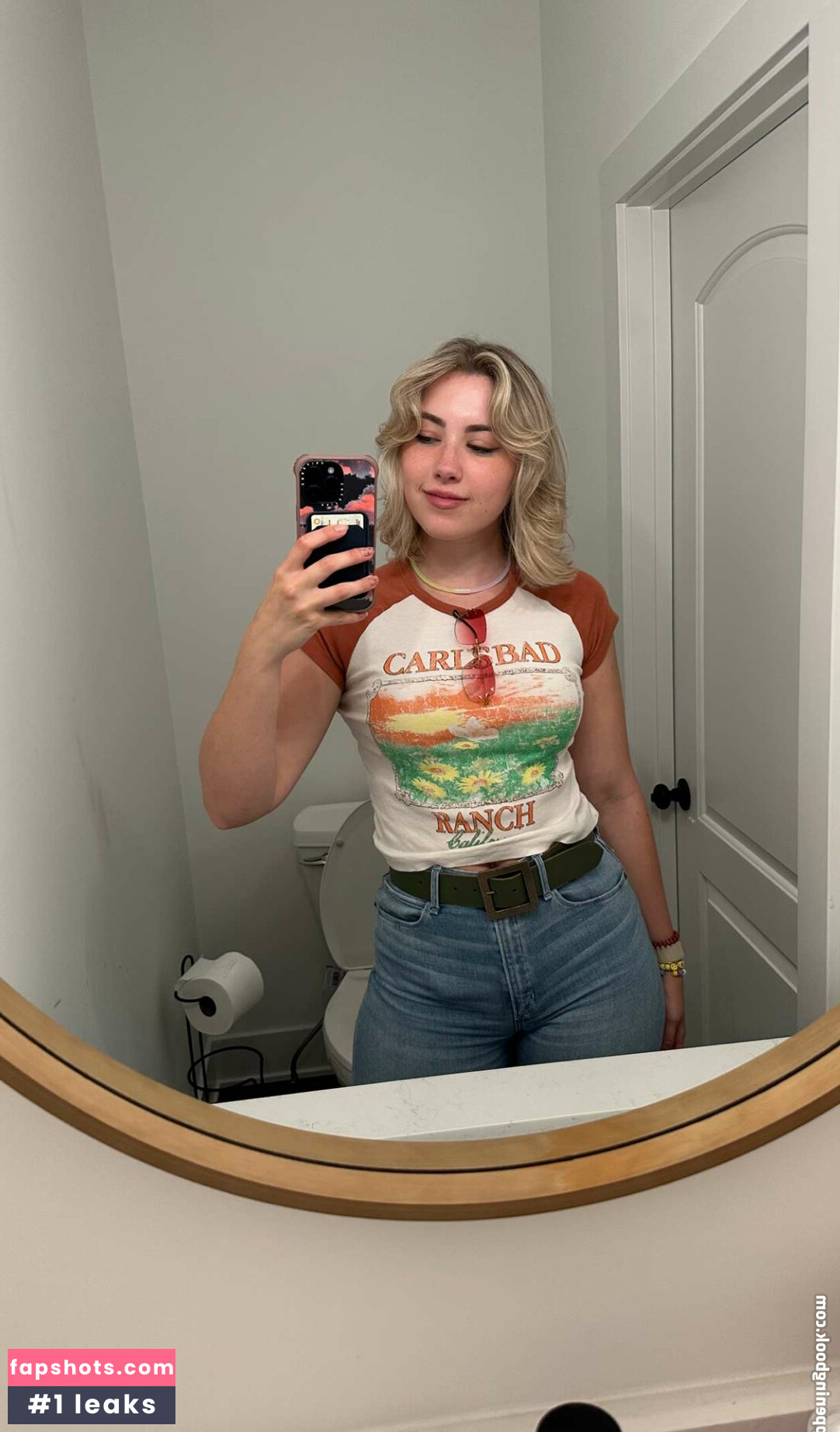 Pineapplebrat gallery photo #446