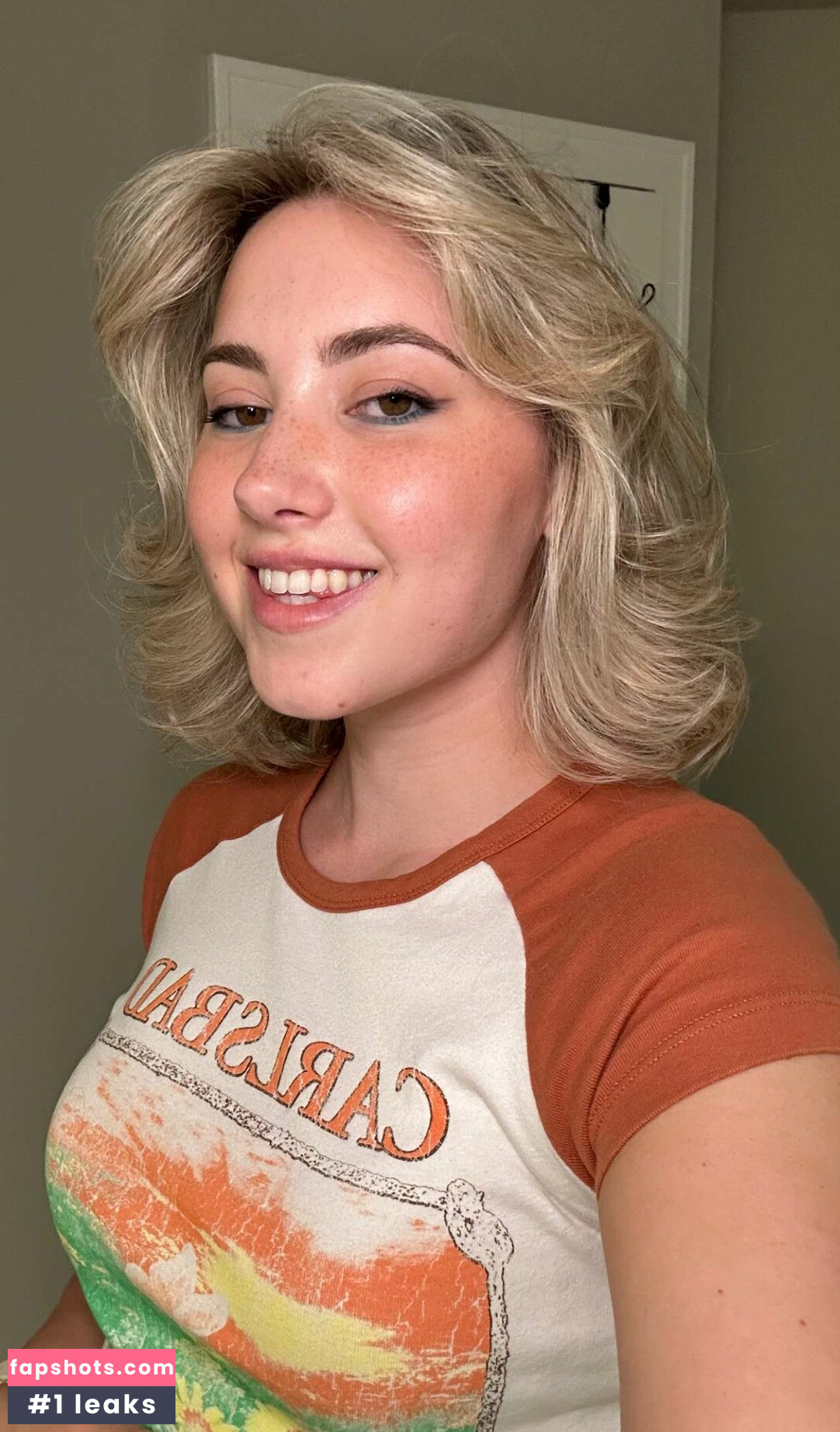 Pineapplebrat gallery photo #447