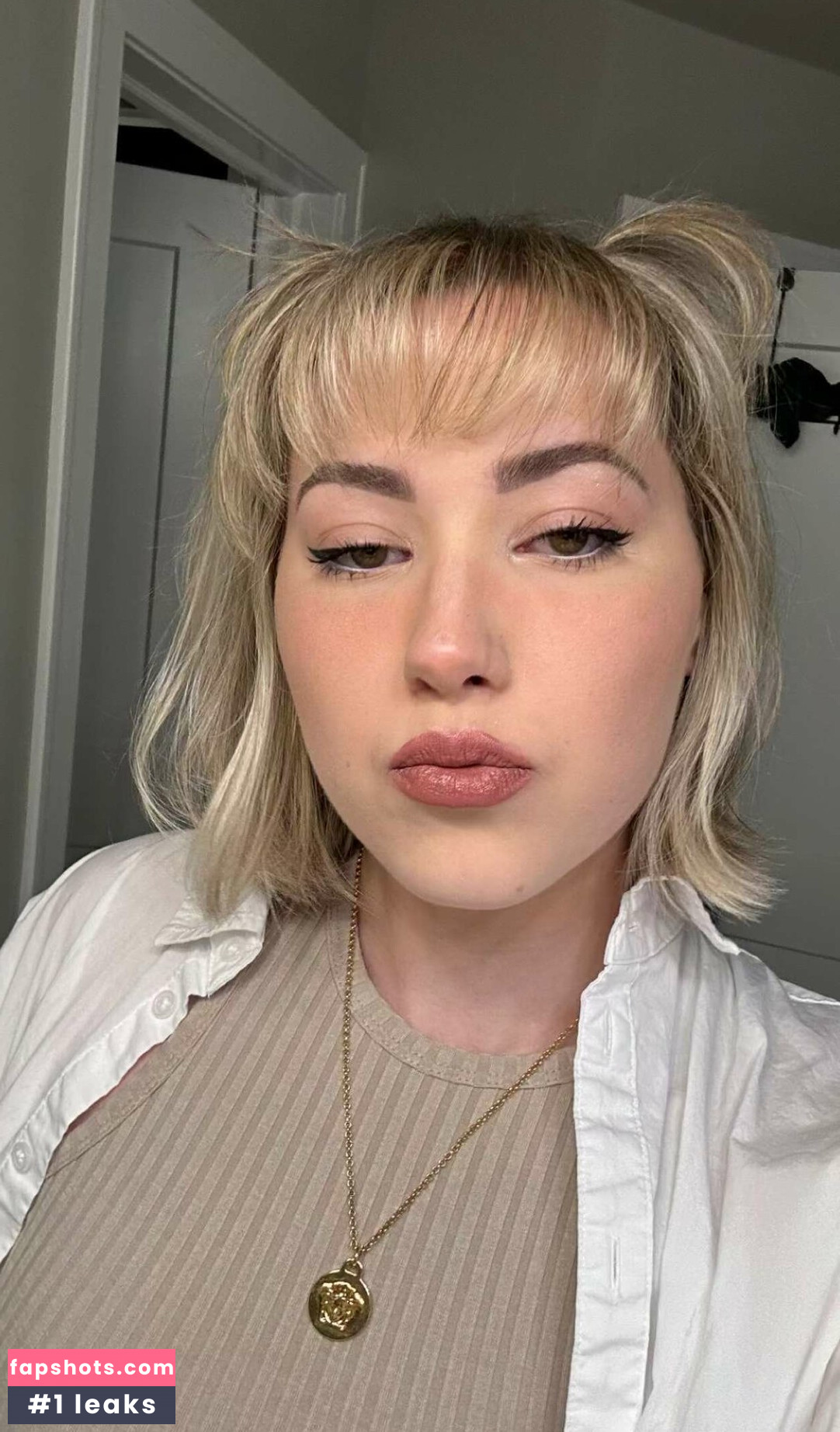 Pineapplebrat gallery photo #452