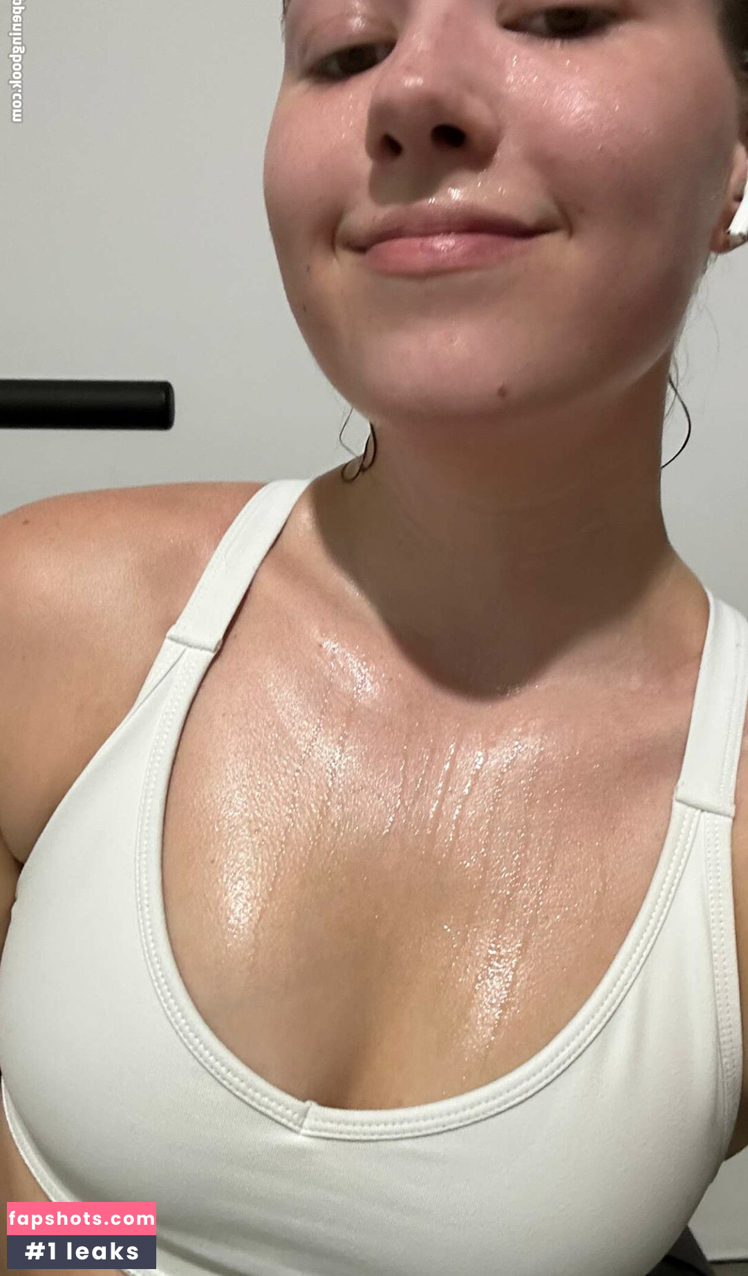 Pineapplebrat gallery photo #457