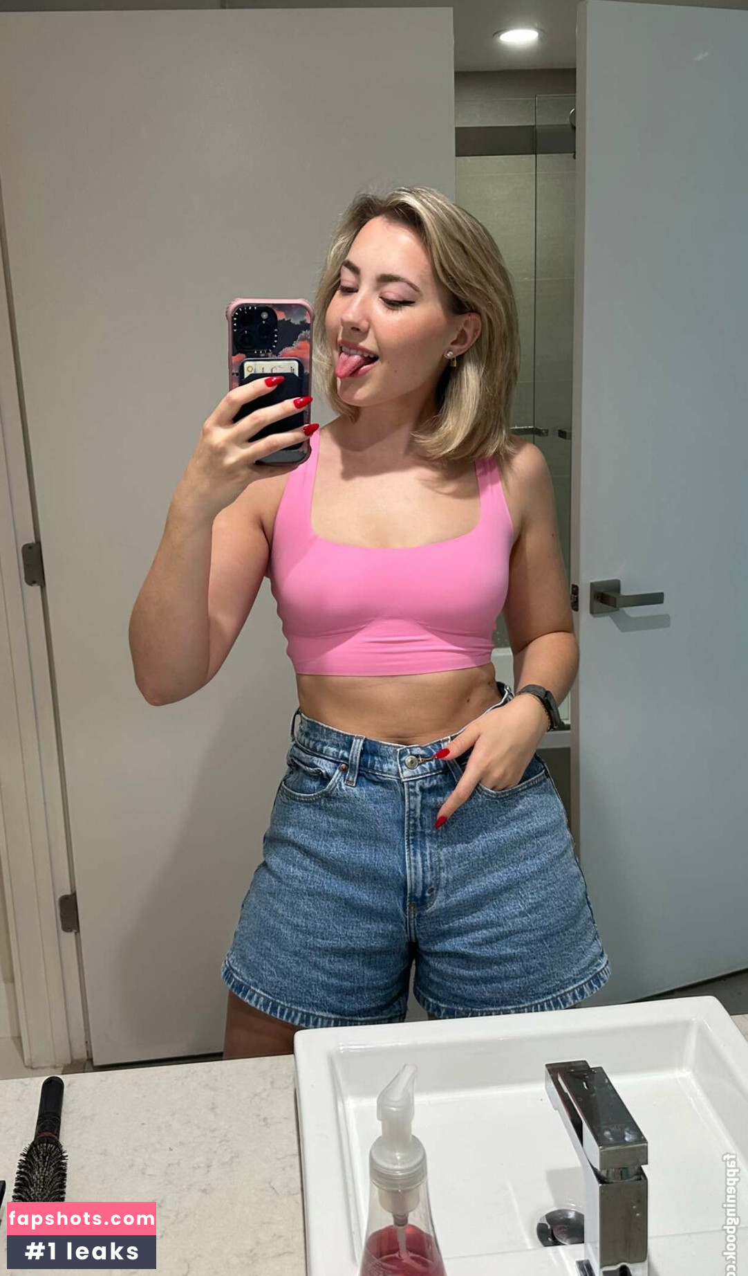 Pineapplebrat gallery photo #513