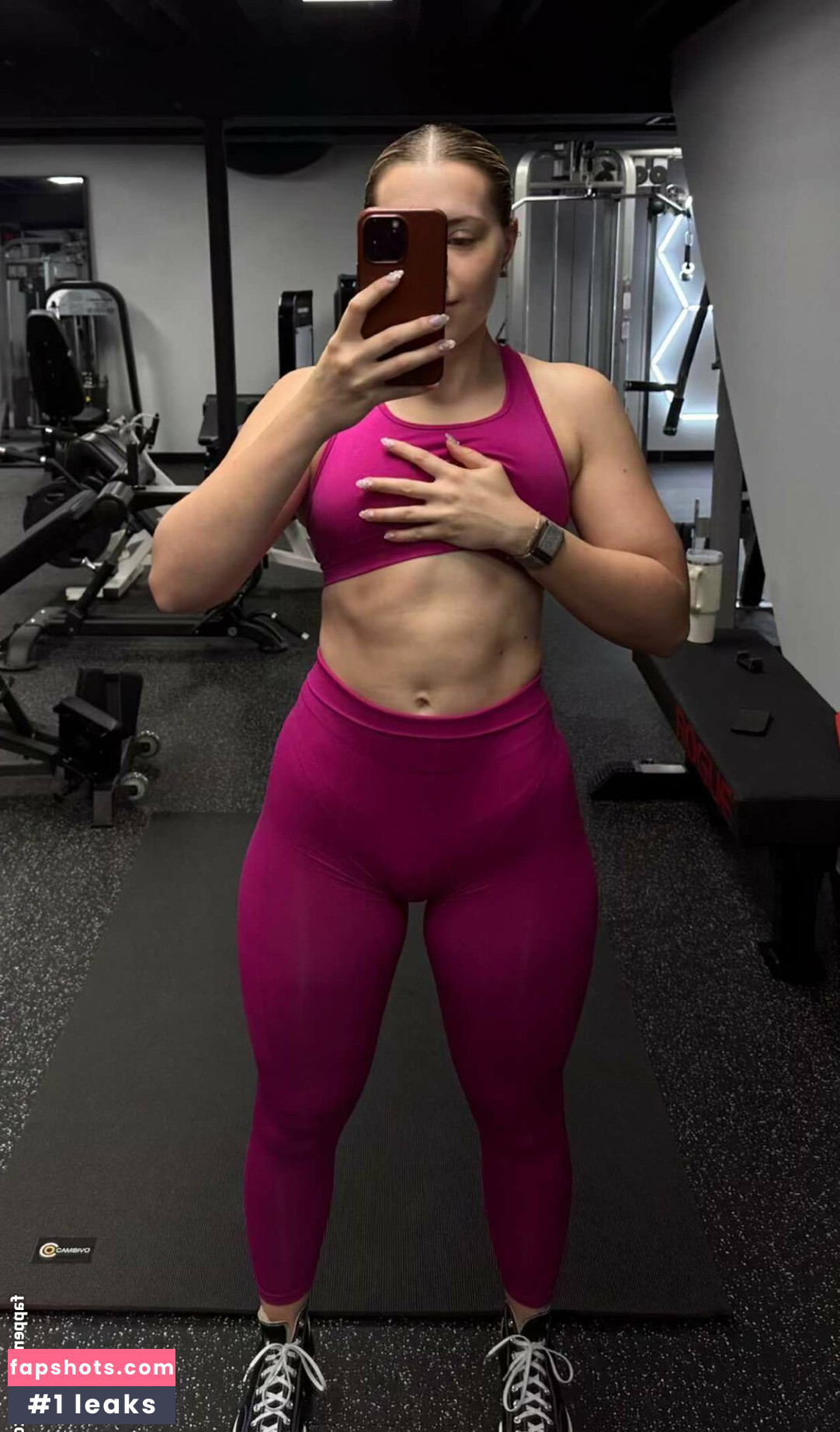 Pineapplebrat gallery photo #543