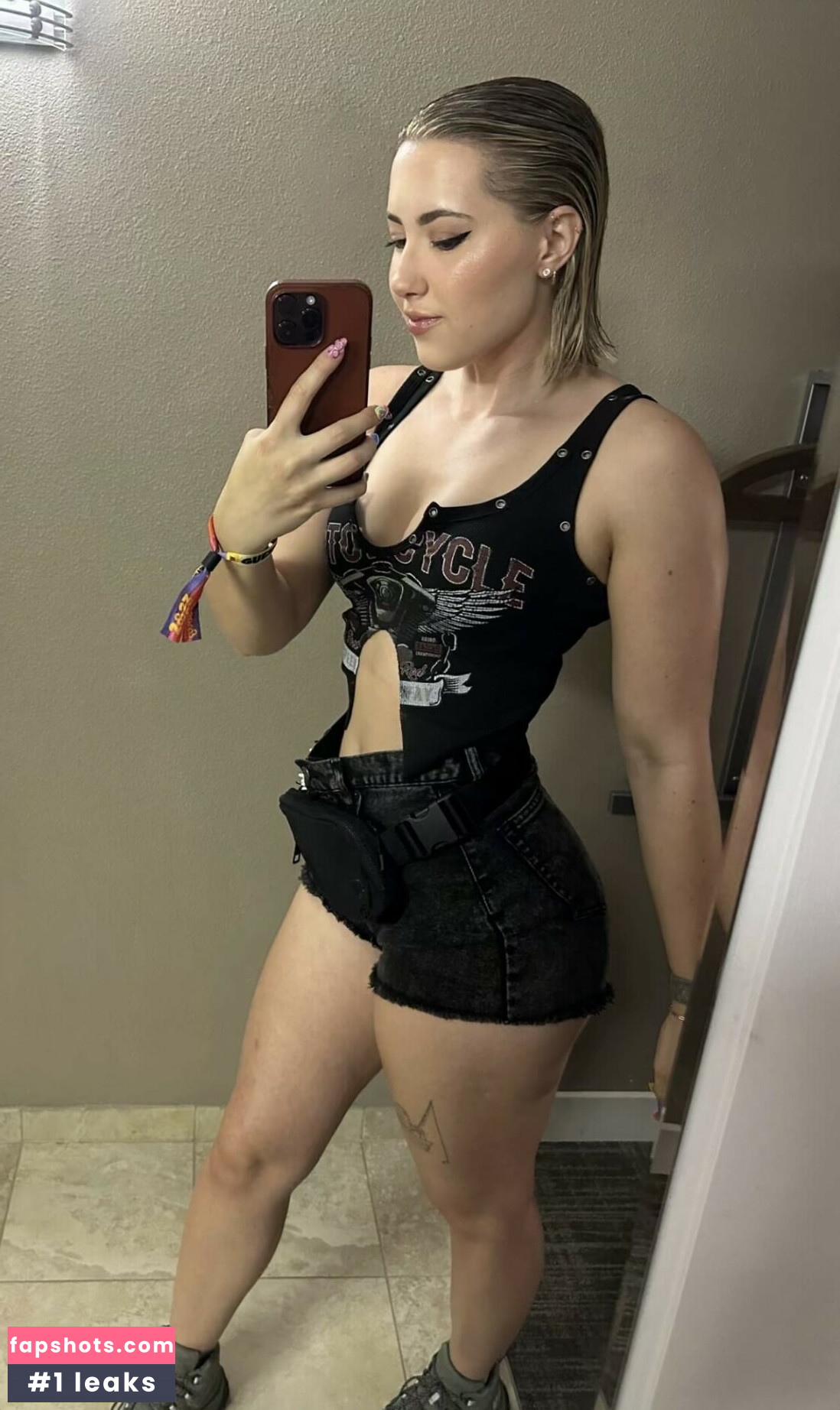 Pineapplebrat gallery photo #555