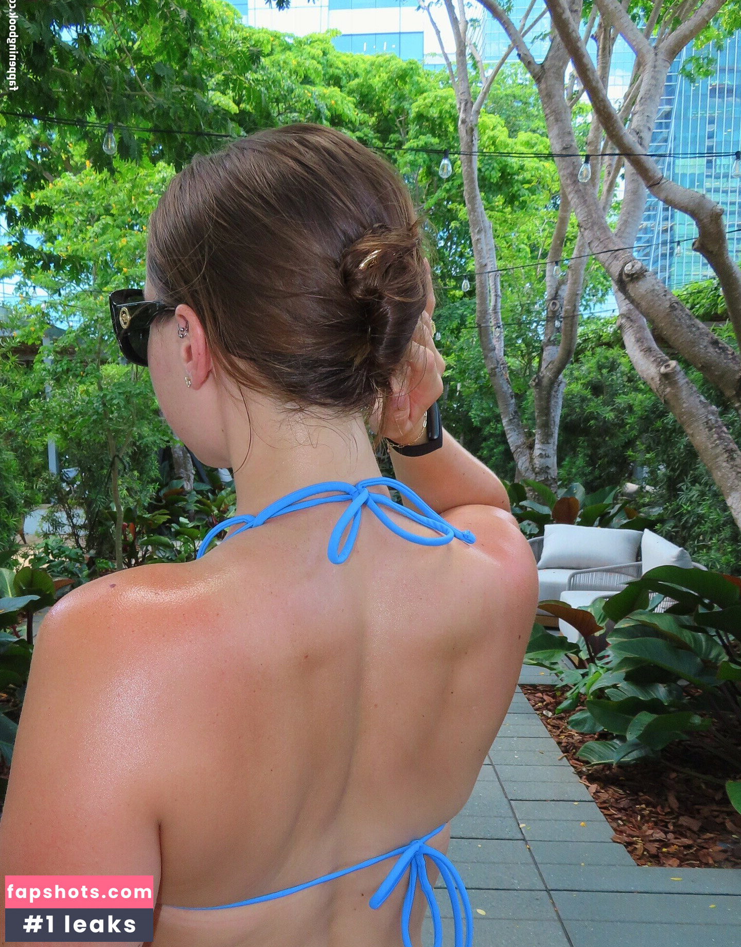 Pineapplebrat gallery photo #67