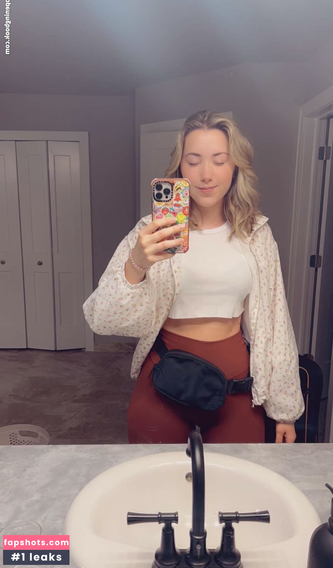 Pineapplebrat gallery photo #691