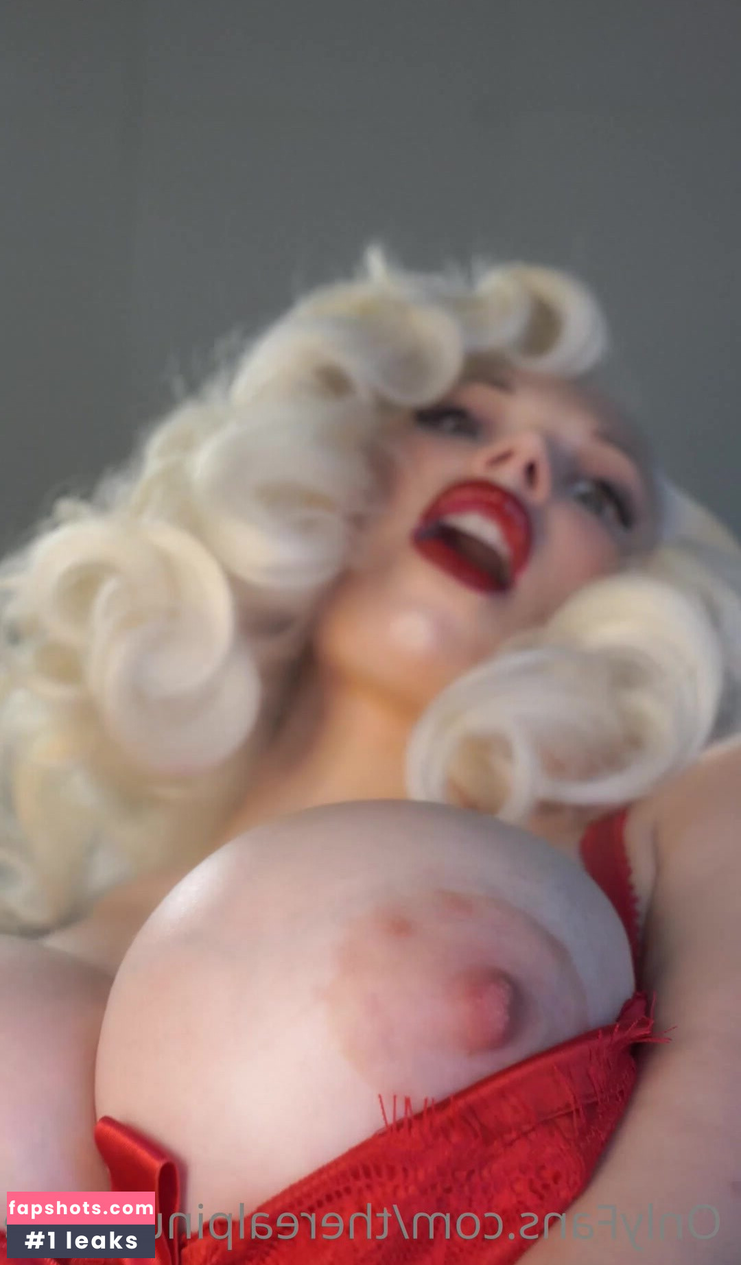 Pineup Pixie Nude Leaks OnlyFans Photos #17 - LeakJerk