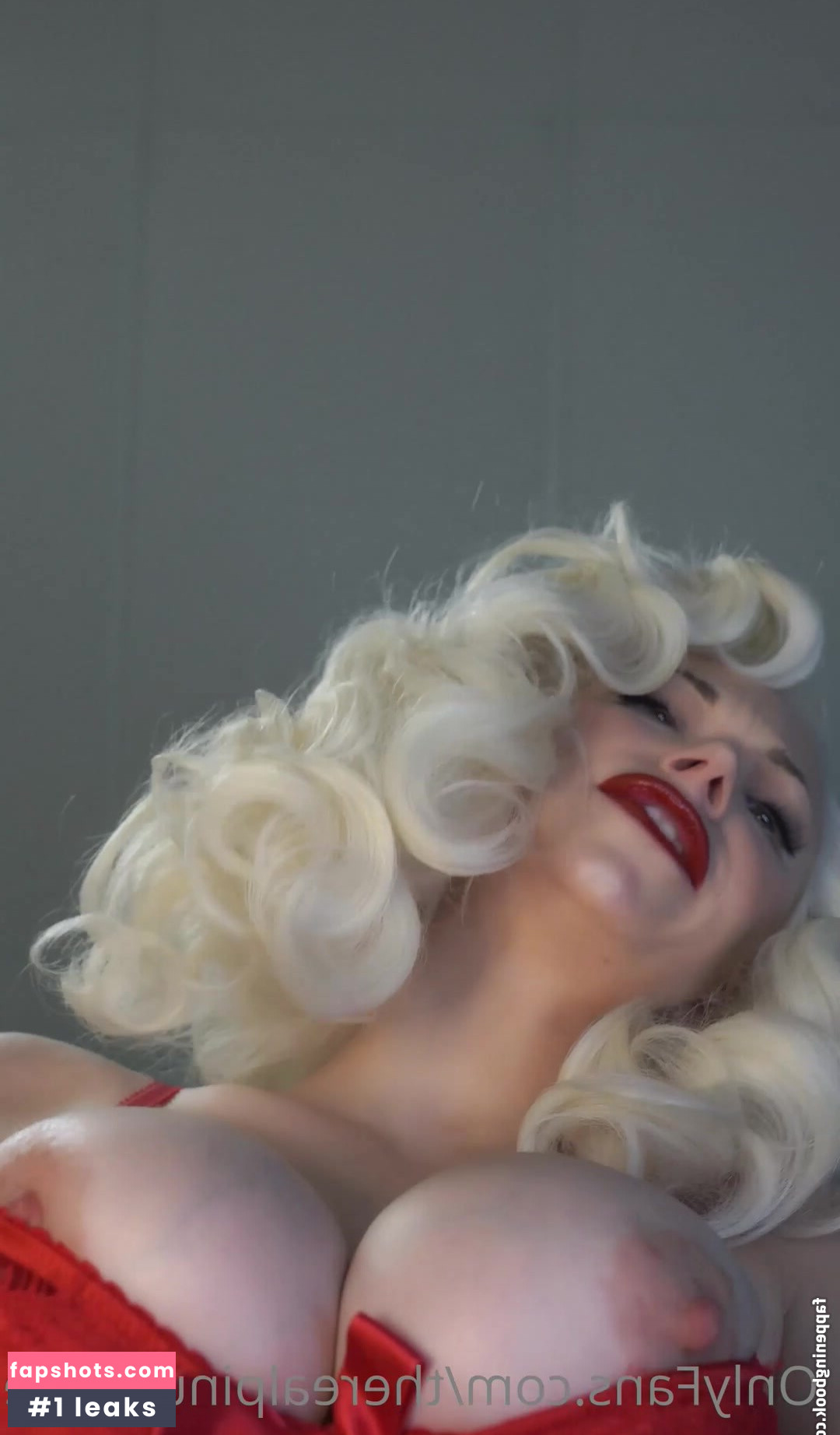 Pineup Pixie Nude Leaks OnlyFans Photos #29 - LeakJerk