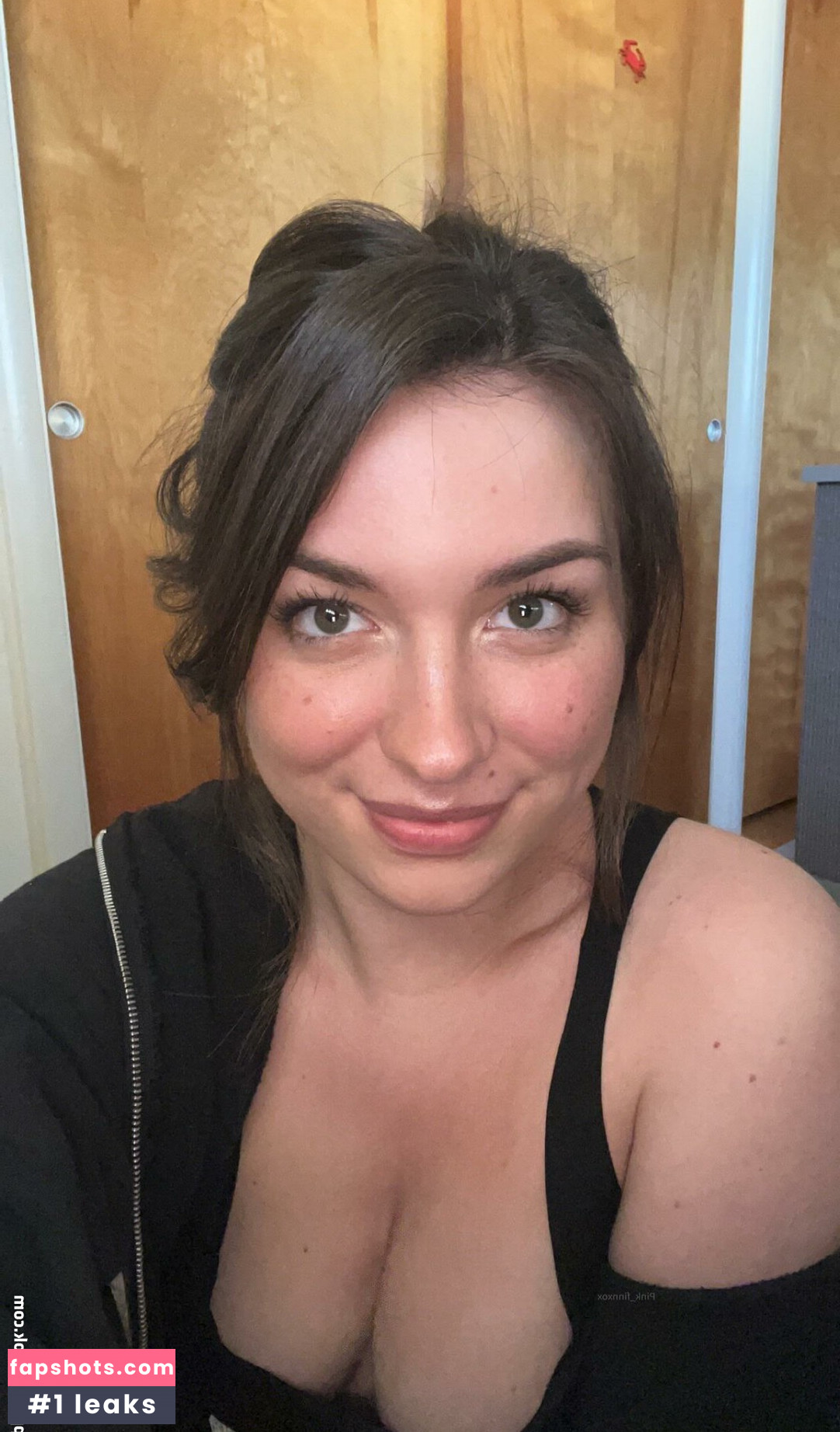 Pink_Finnxox gallery photo #6