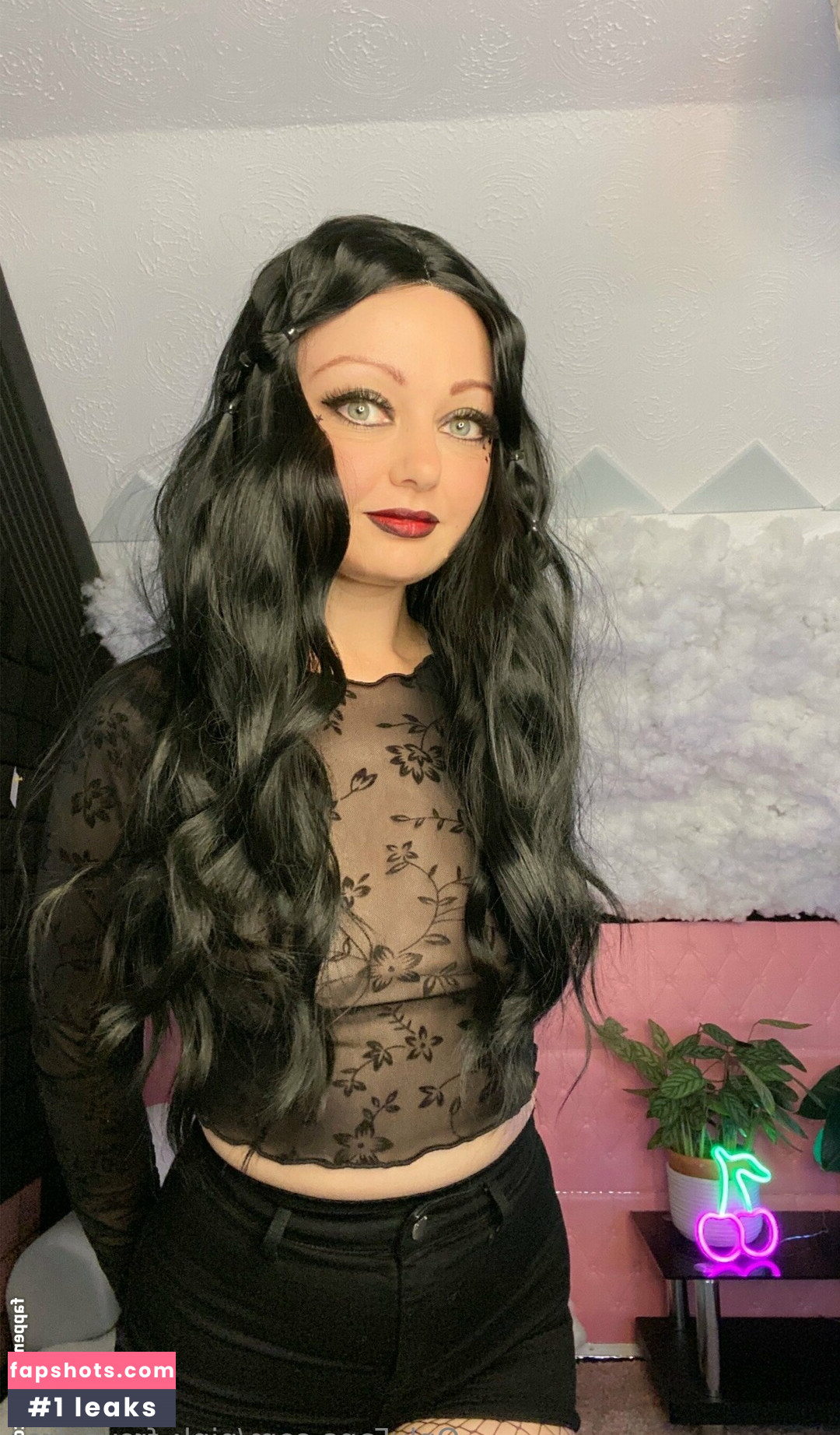 pink_freya_free gallery photo #12