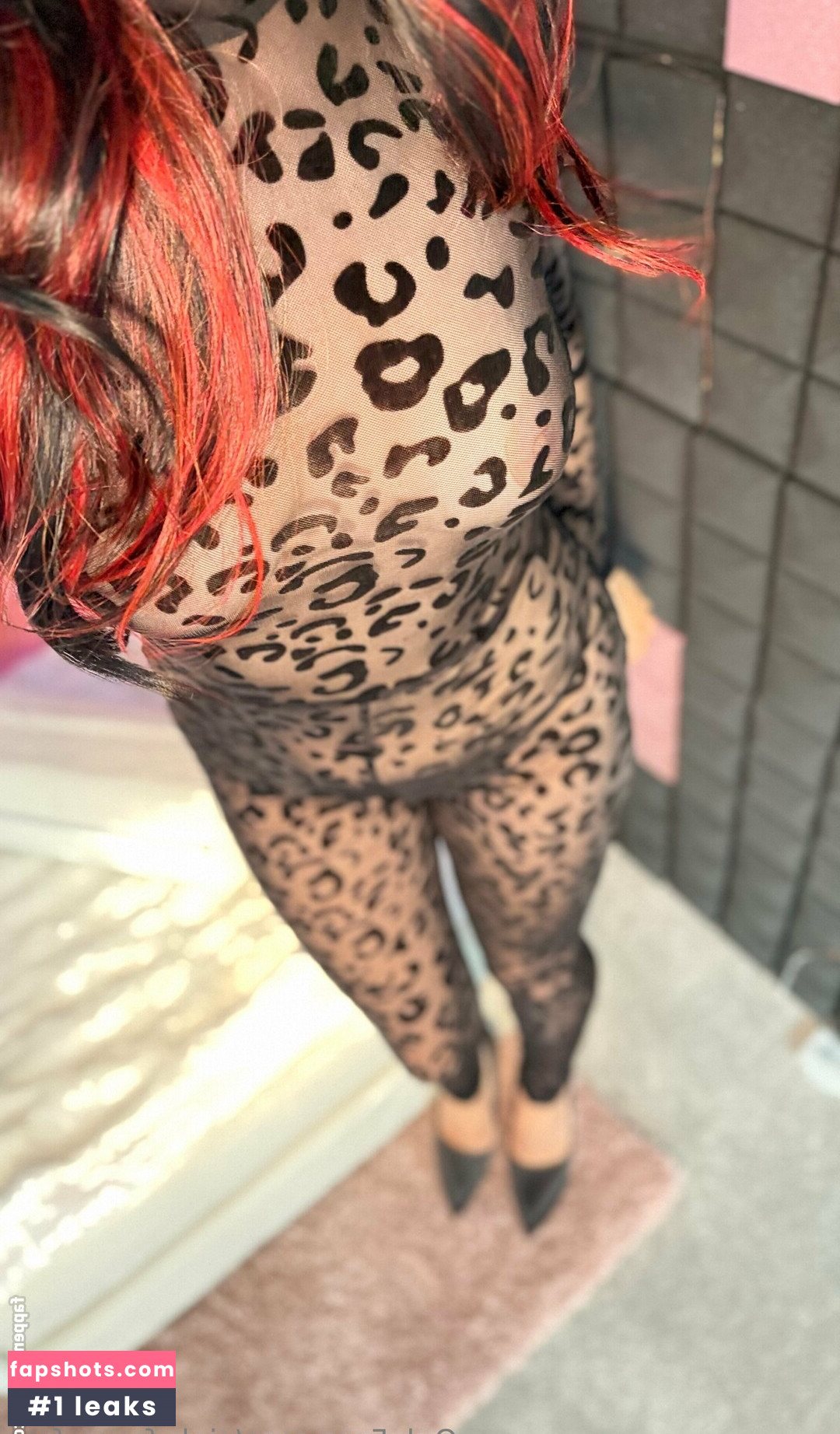 pink_freya_free gallery photo #6