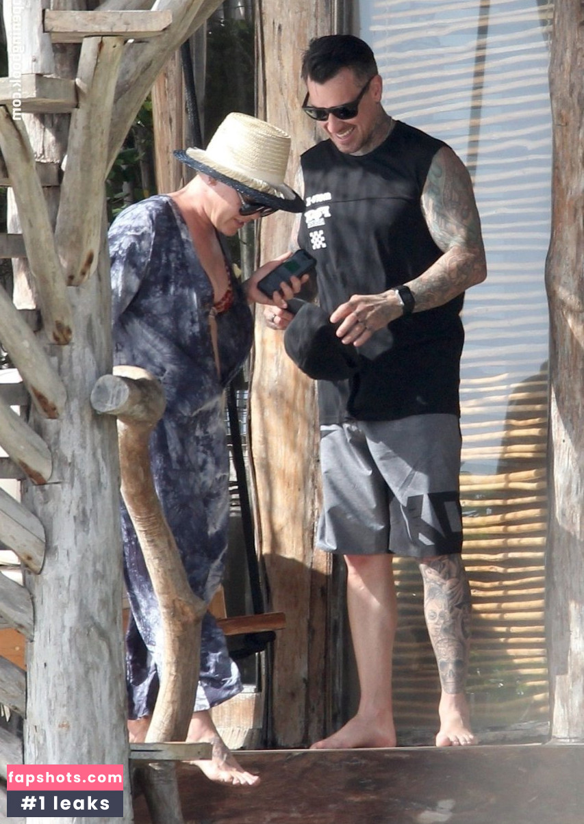 Pink gallery photo #272