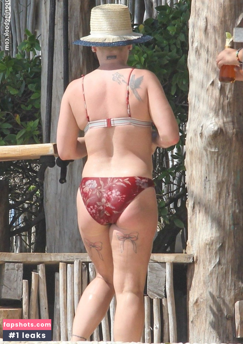 Pink gallery photo #294