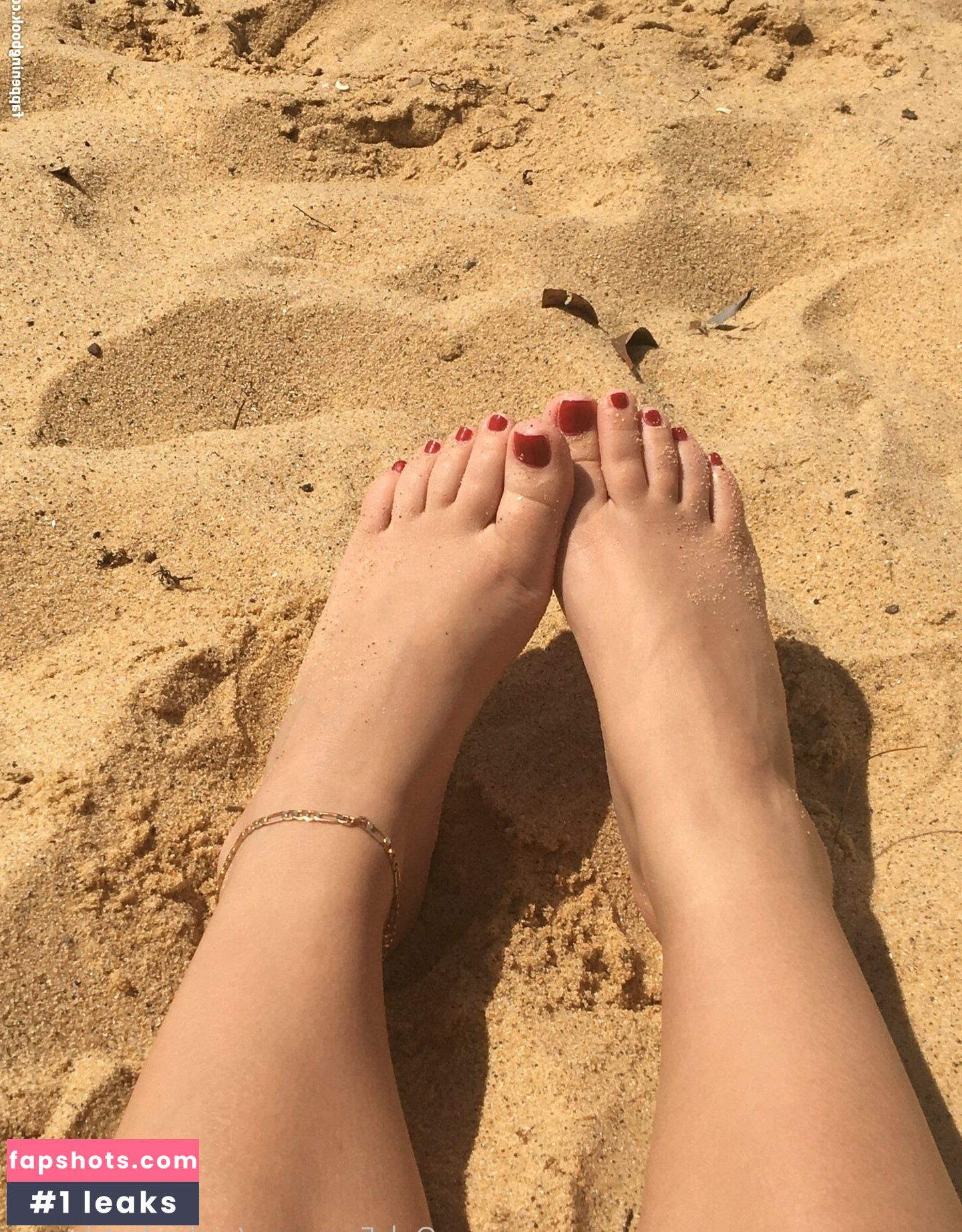 Pink Velvet Dreams nude babe gallery