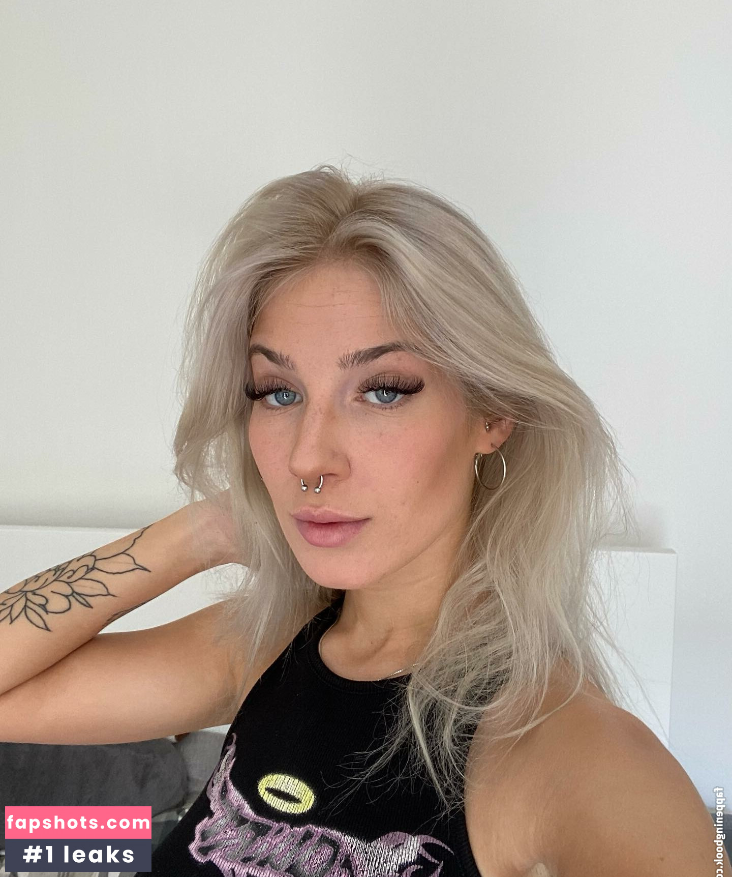 pinkarosalina gallery photo #3