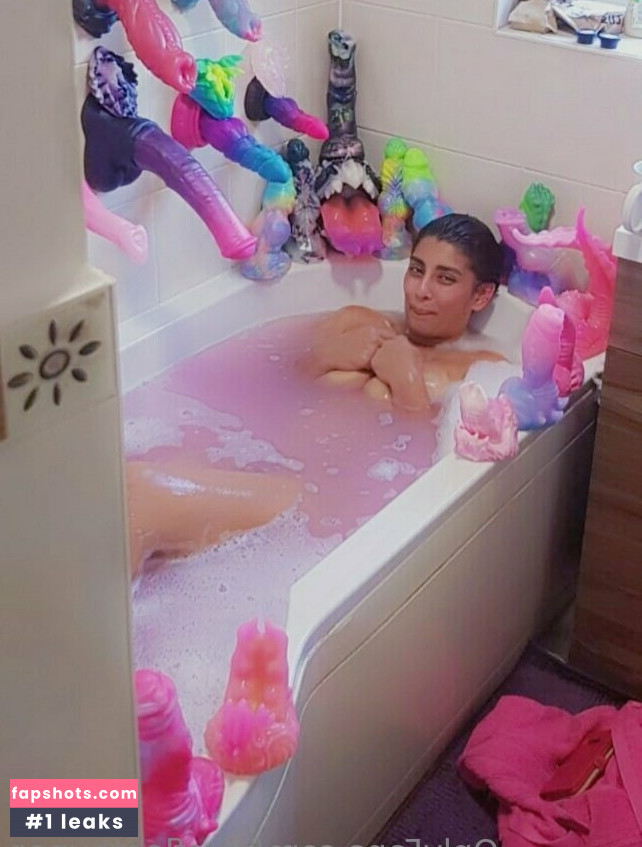 pinkhivequeen gallery photo #4