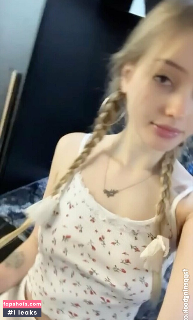 pinklunaxo gallery photo #9