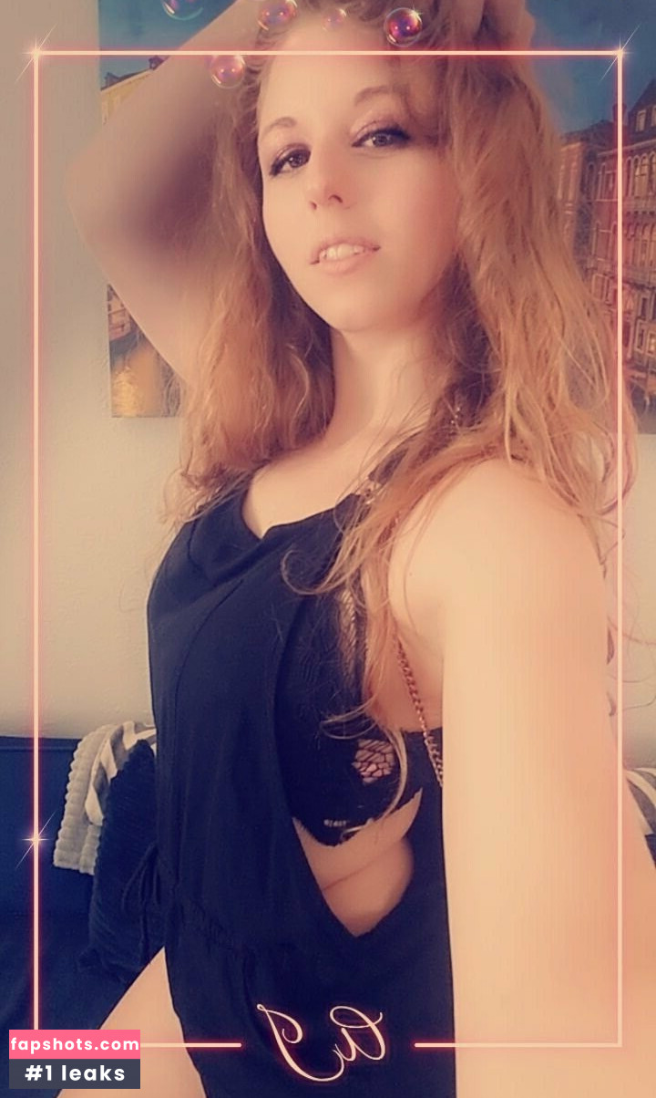 pinkpineapple63 gallery photo #3