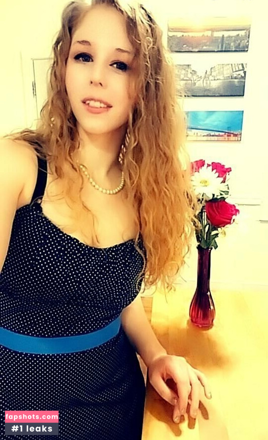 pinkpineapple63 gallery photo #10