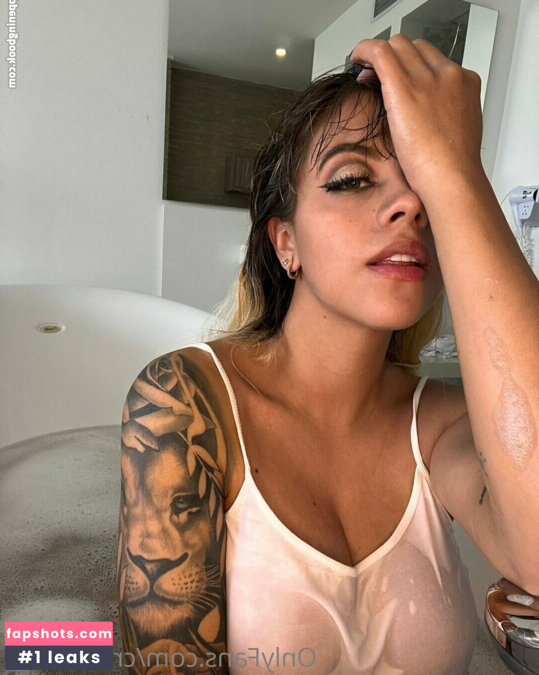 Pinky Pussyy nude babe gallery