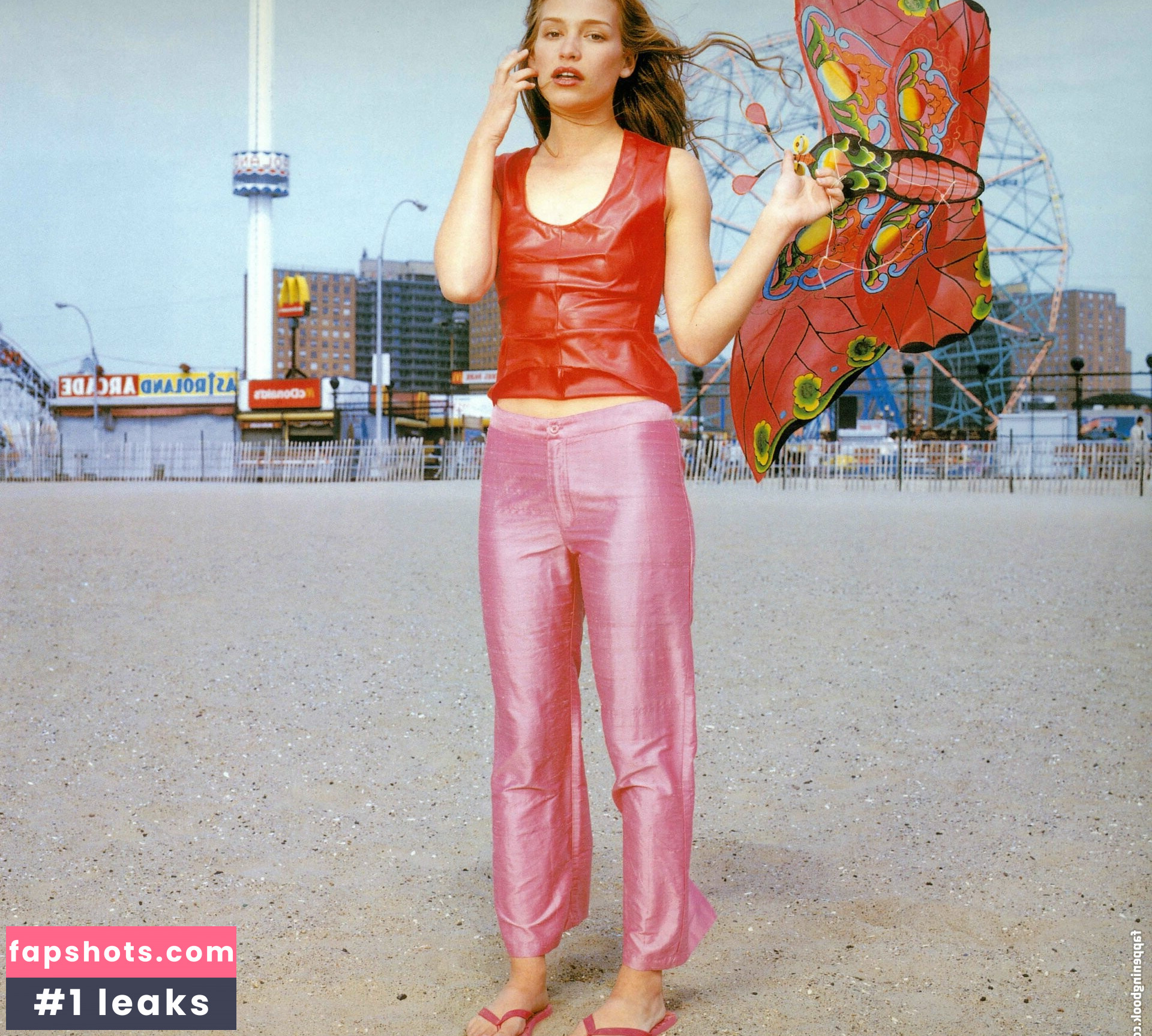 Piper Perabo gallery photo #32