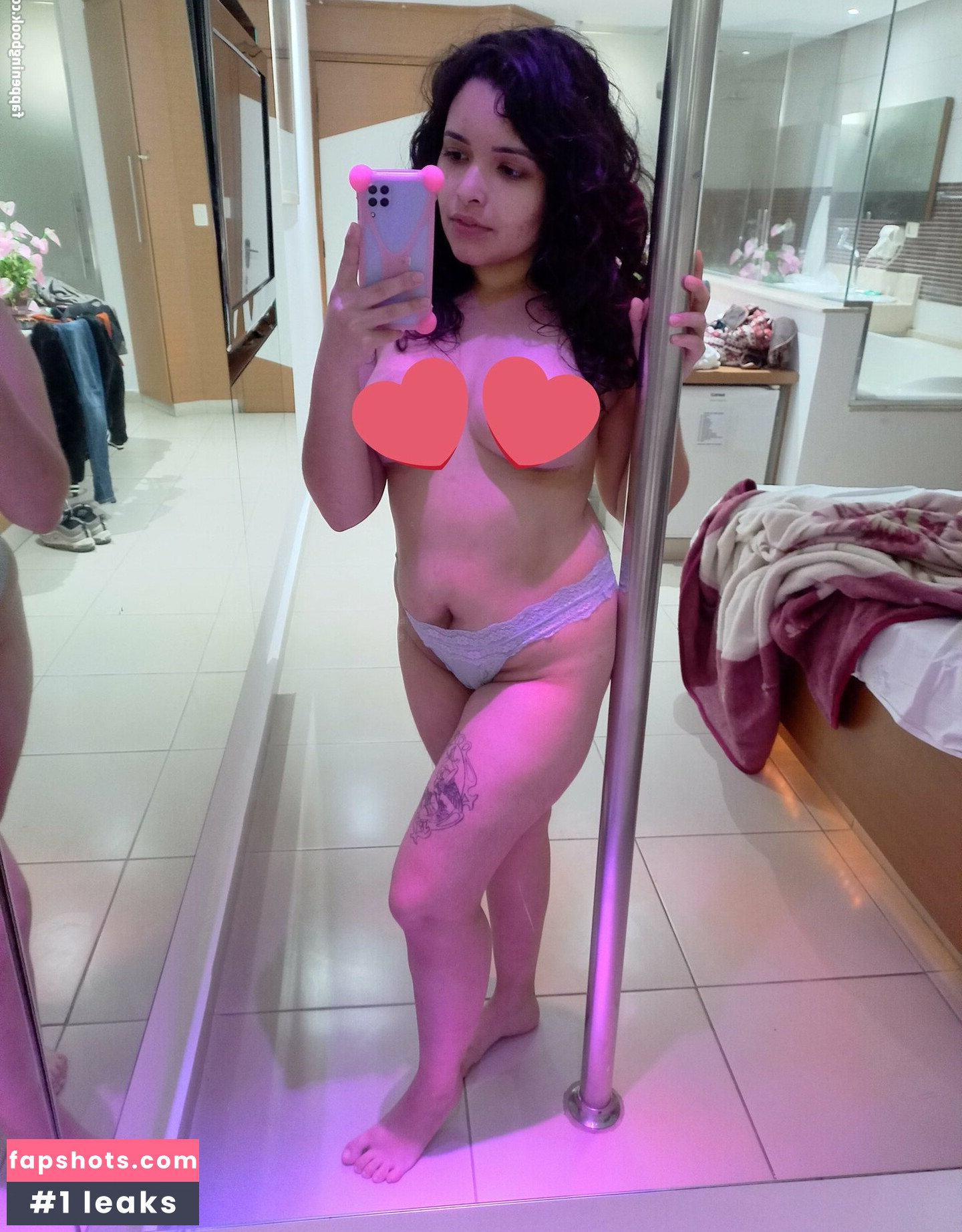 Pistolaura gallery photo #3