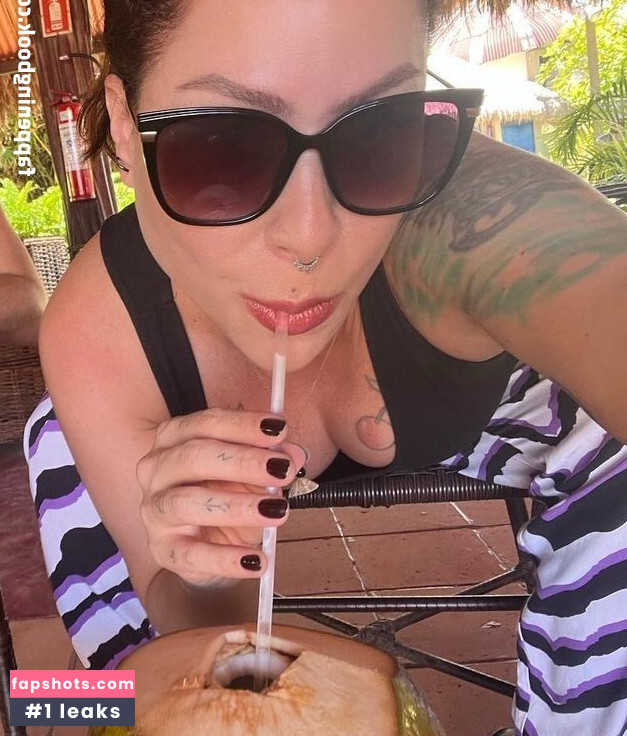 Pitty gallery photo #9