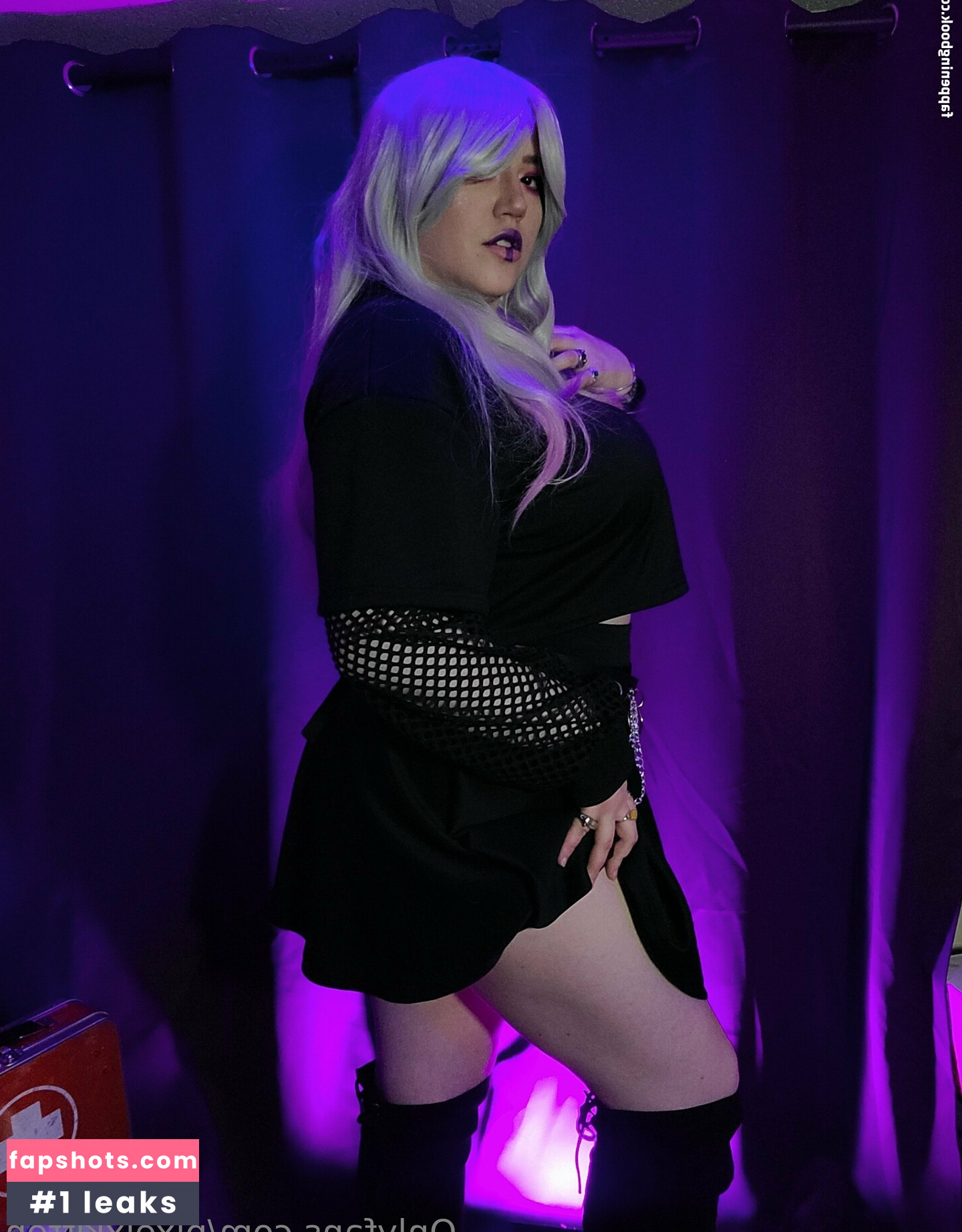 PixelxKitten nude babe gallery