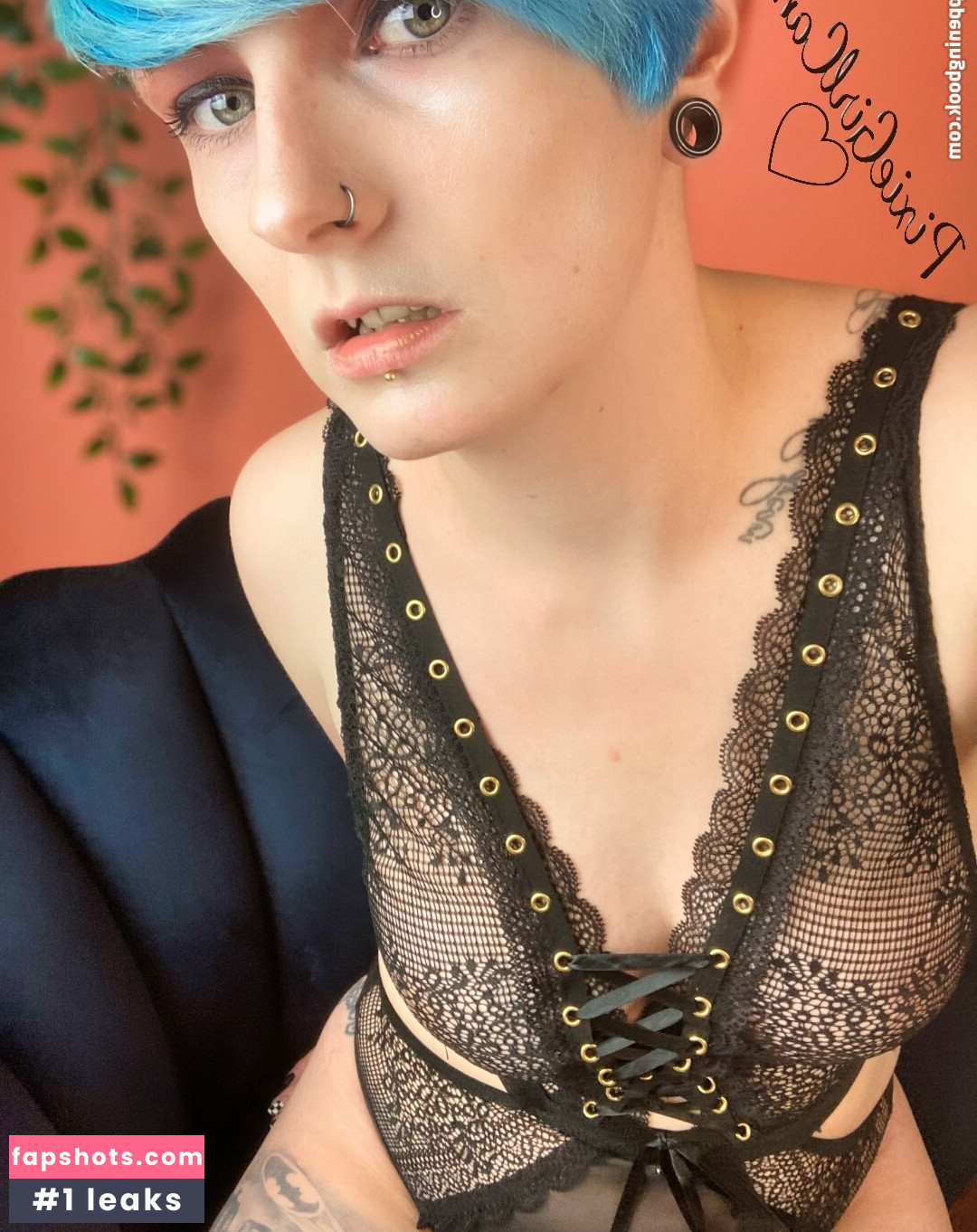 pixiegirlcamxxx nude babe gallery