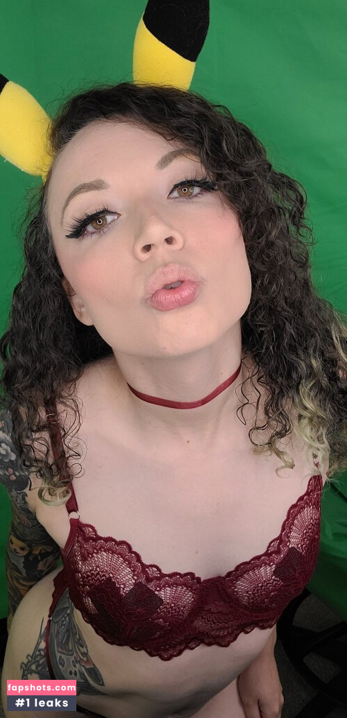 Pkmnmasterholly Filtración Desnuda OnlyFans Foto #564 - Fapshots
