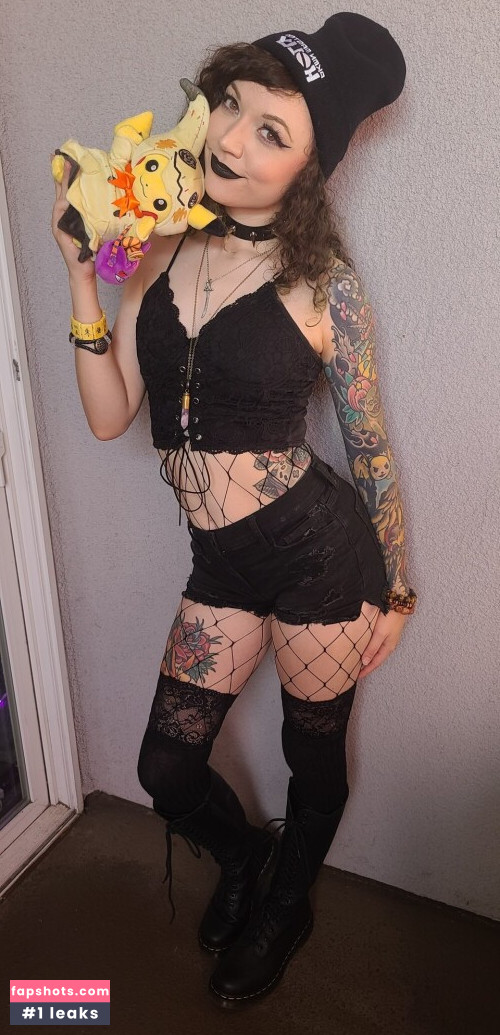 Pkmnmasterholly Filtración Desnuda OnlyFans Foto #695 - Fapshots