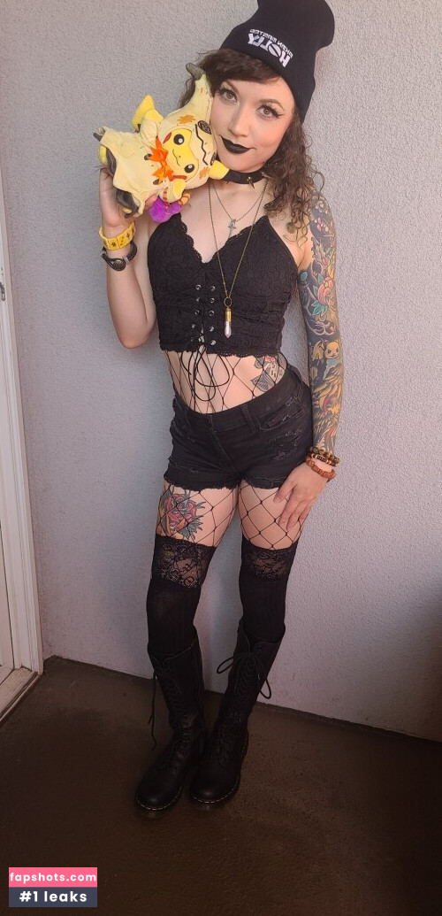 Pkmnmasterholly Filtración Desnuda OnlyFans Foto #700 - Fapshots