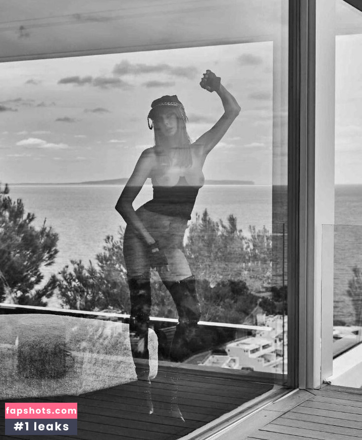 Playboy International gallery photo #1305