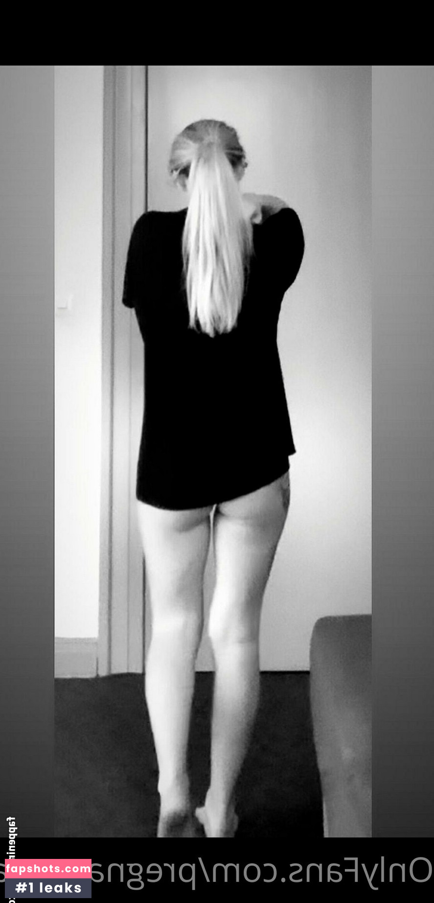 playful-and-pregnant nude babe gallery