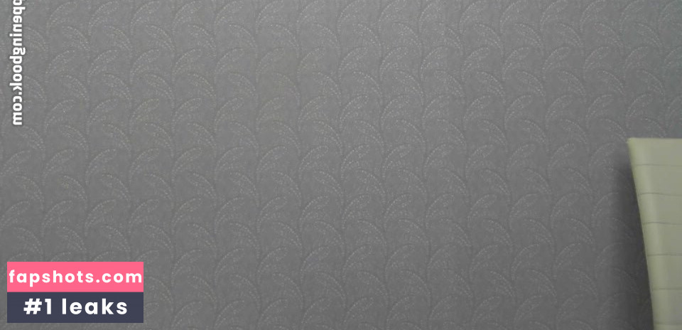 Playful_Goldie gallery photo #6