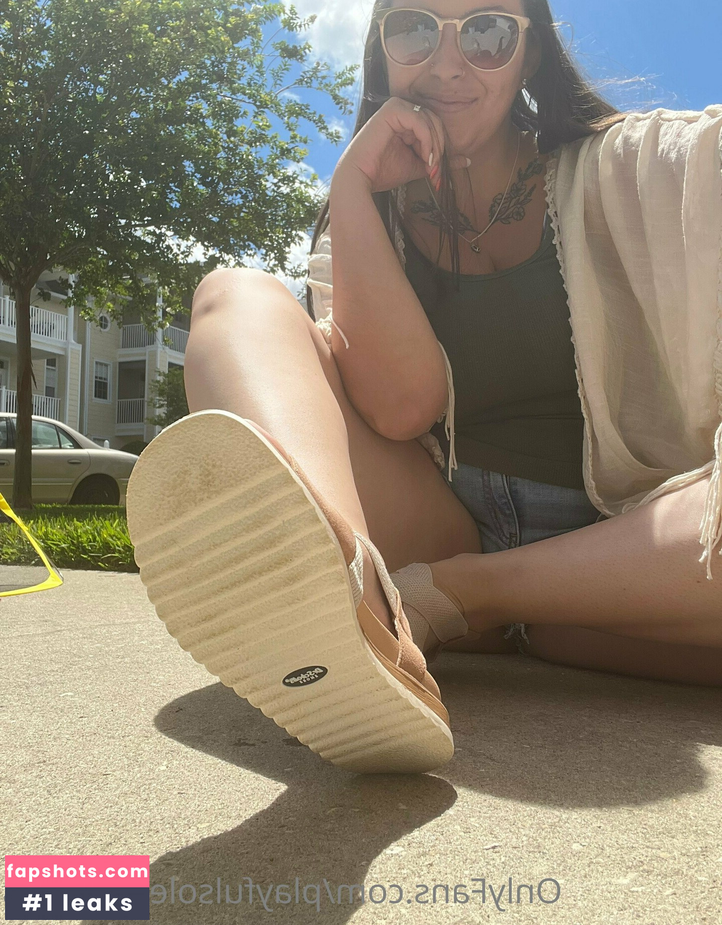 playfulsolesandtoes nude babe gallery