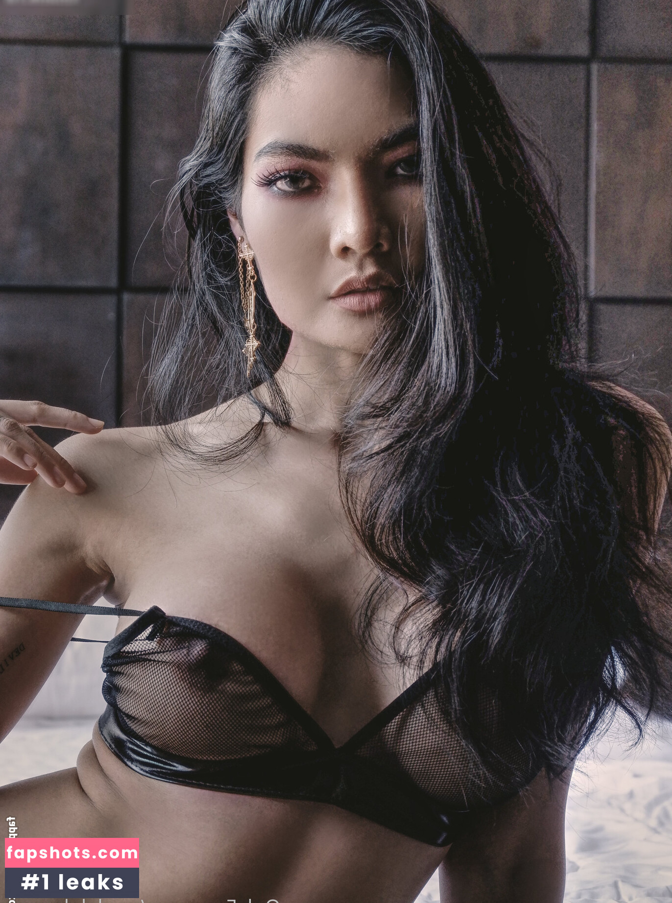 Ploy Tigerstam nude babe gallery