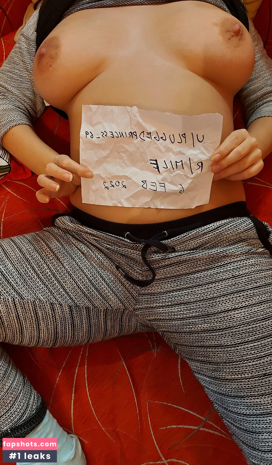 pluggedprincess gallery photo #16