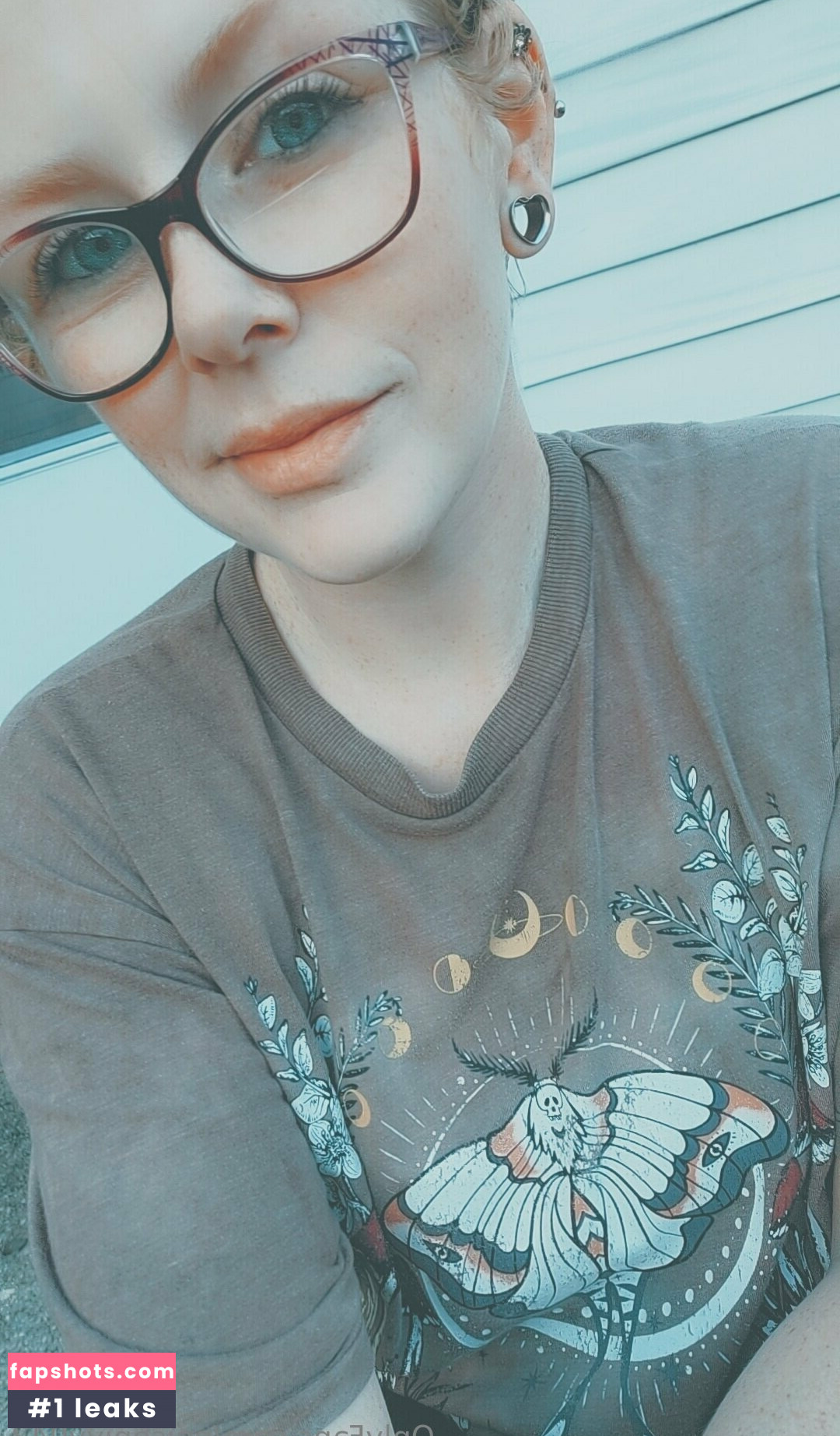 poisonivy042 gallery photo #8