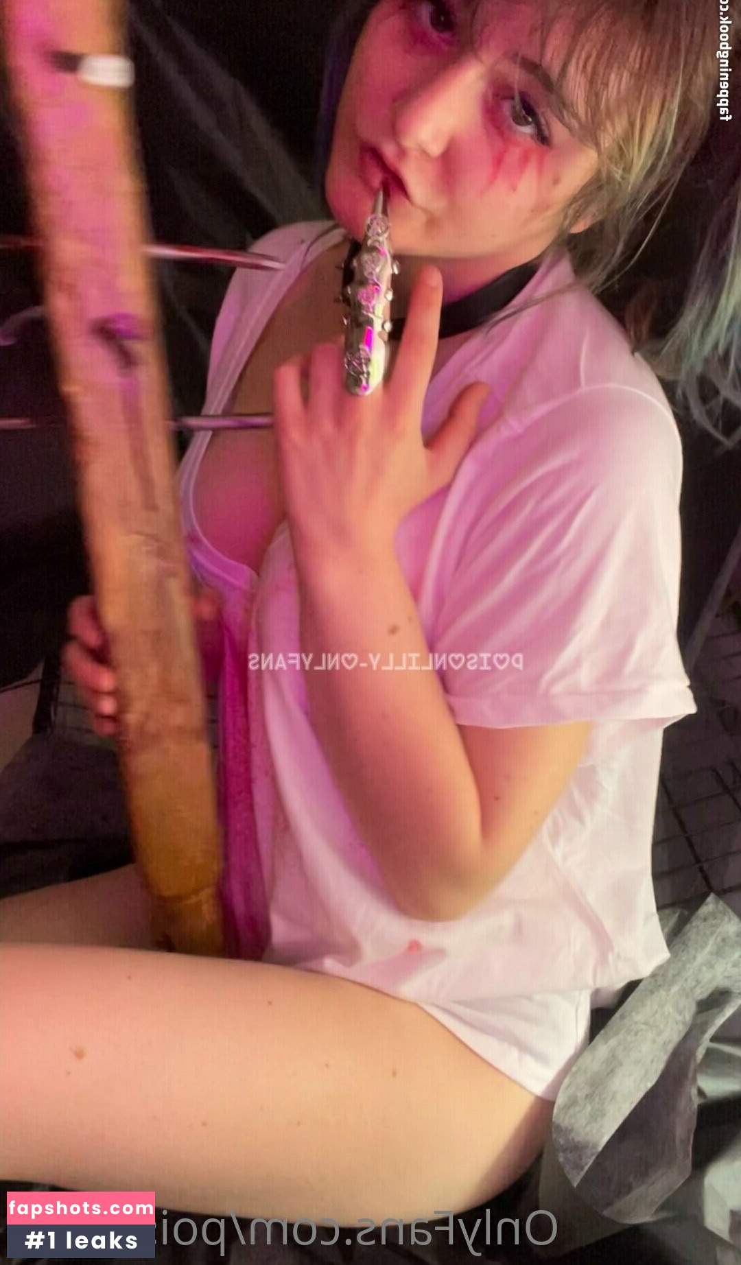 poisonlilly gallery photo #14