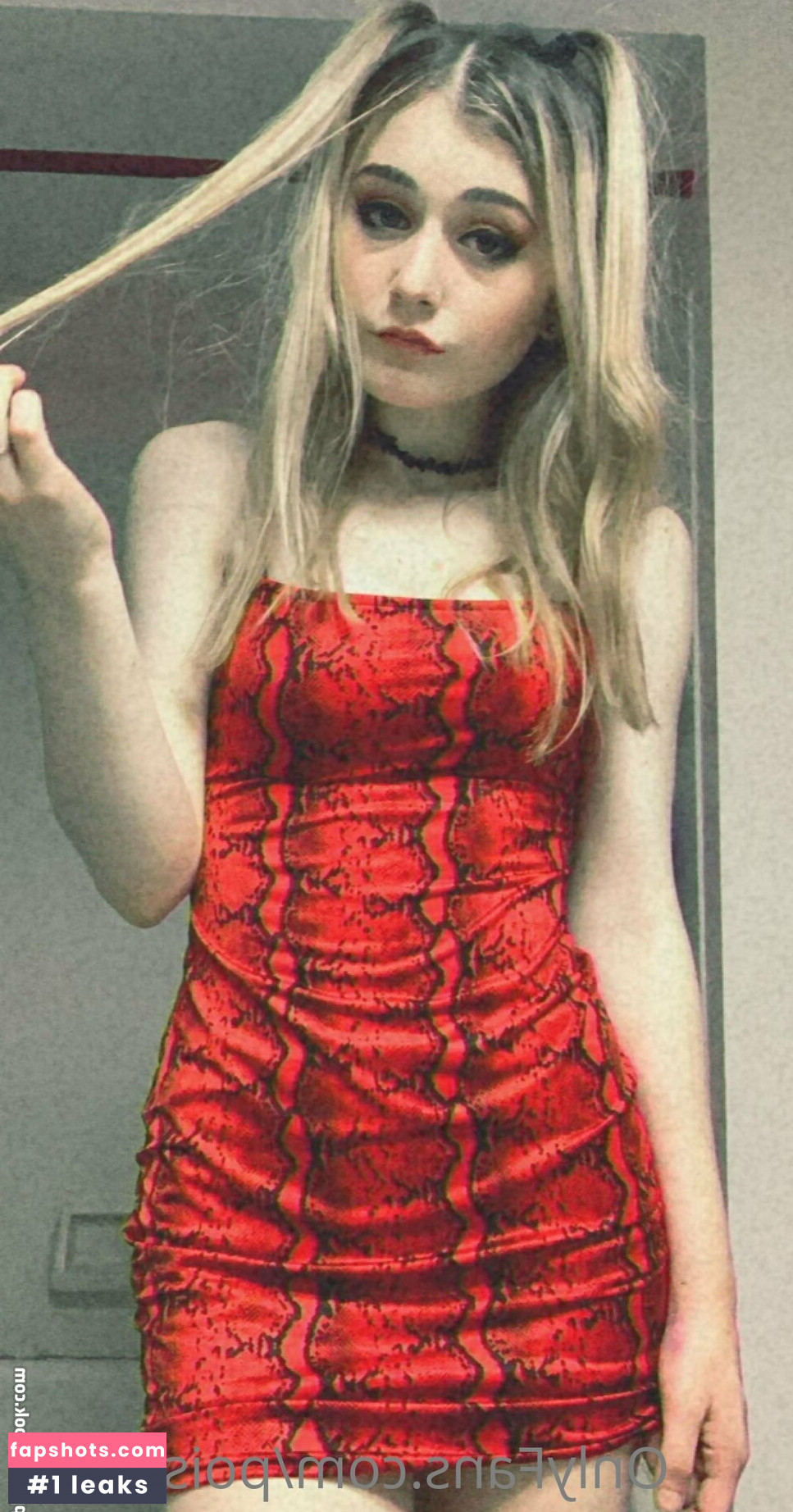 poisonlilly gallery photo #39