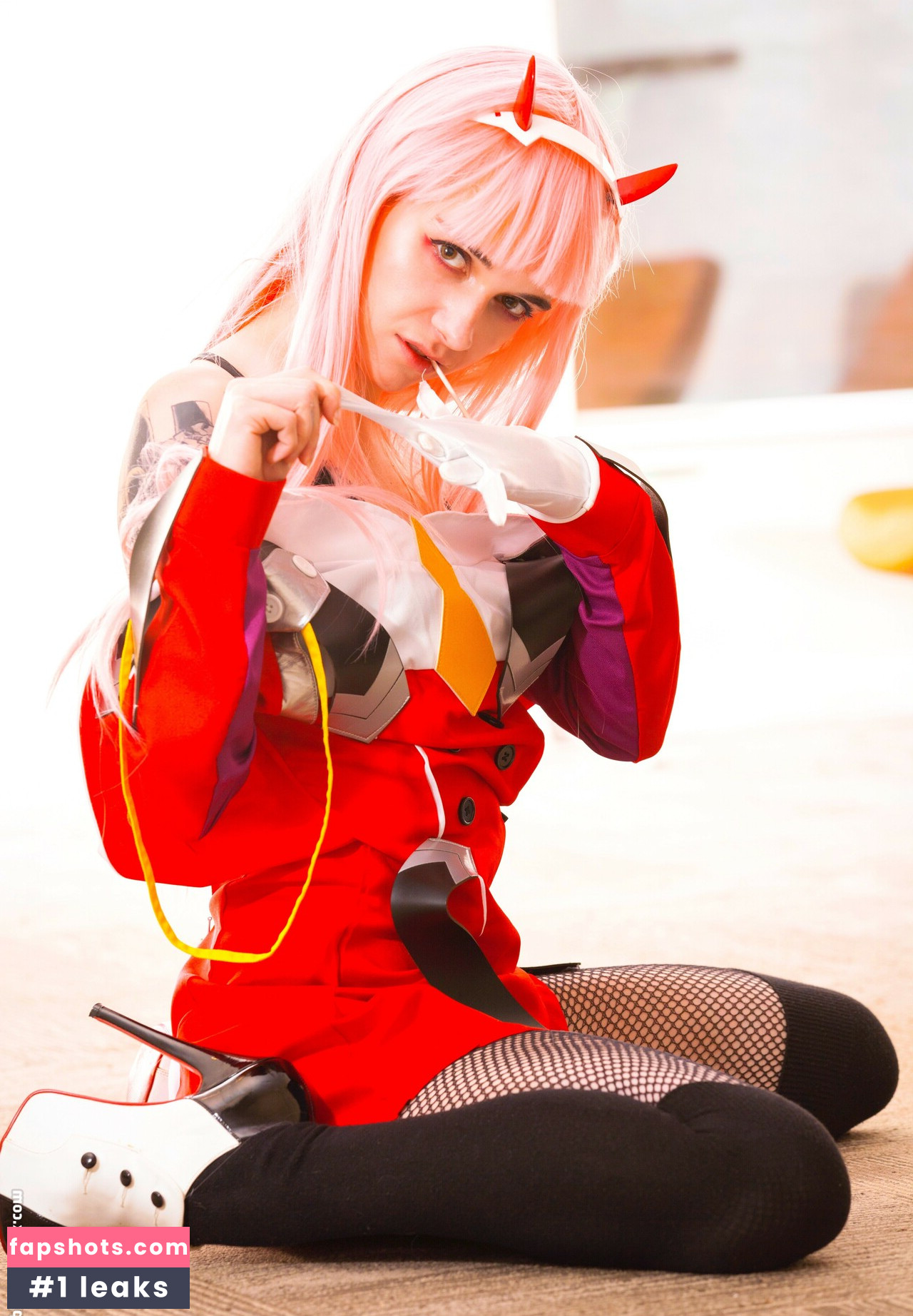 Poisonne gallery photo #65